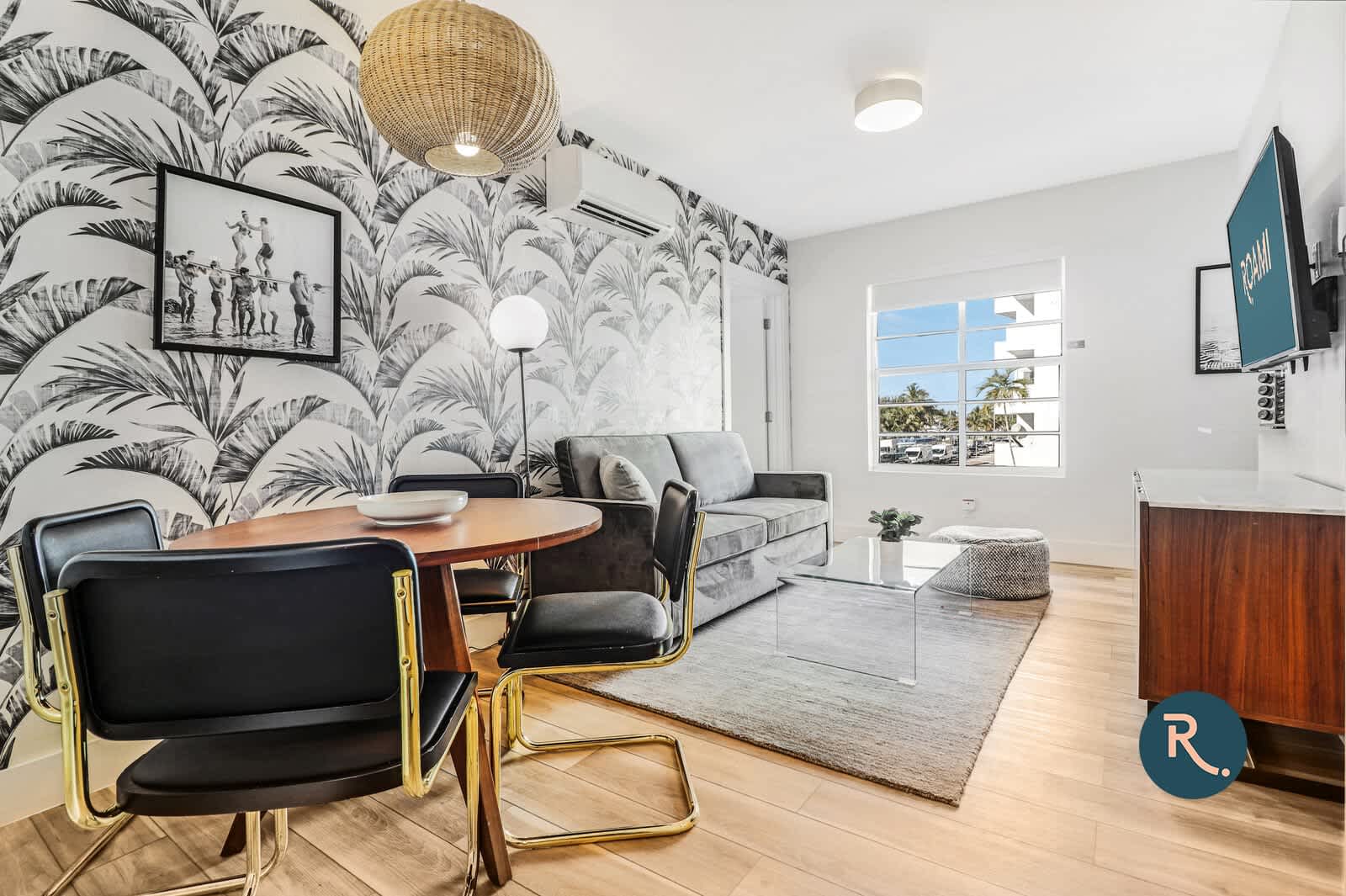 Charming Coastal Escape And Modern Amenities - Elegant Miami Haven - The Bahamas