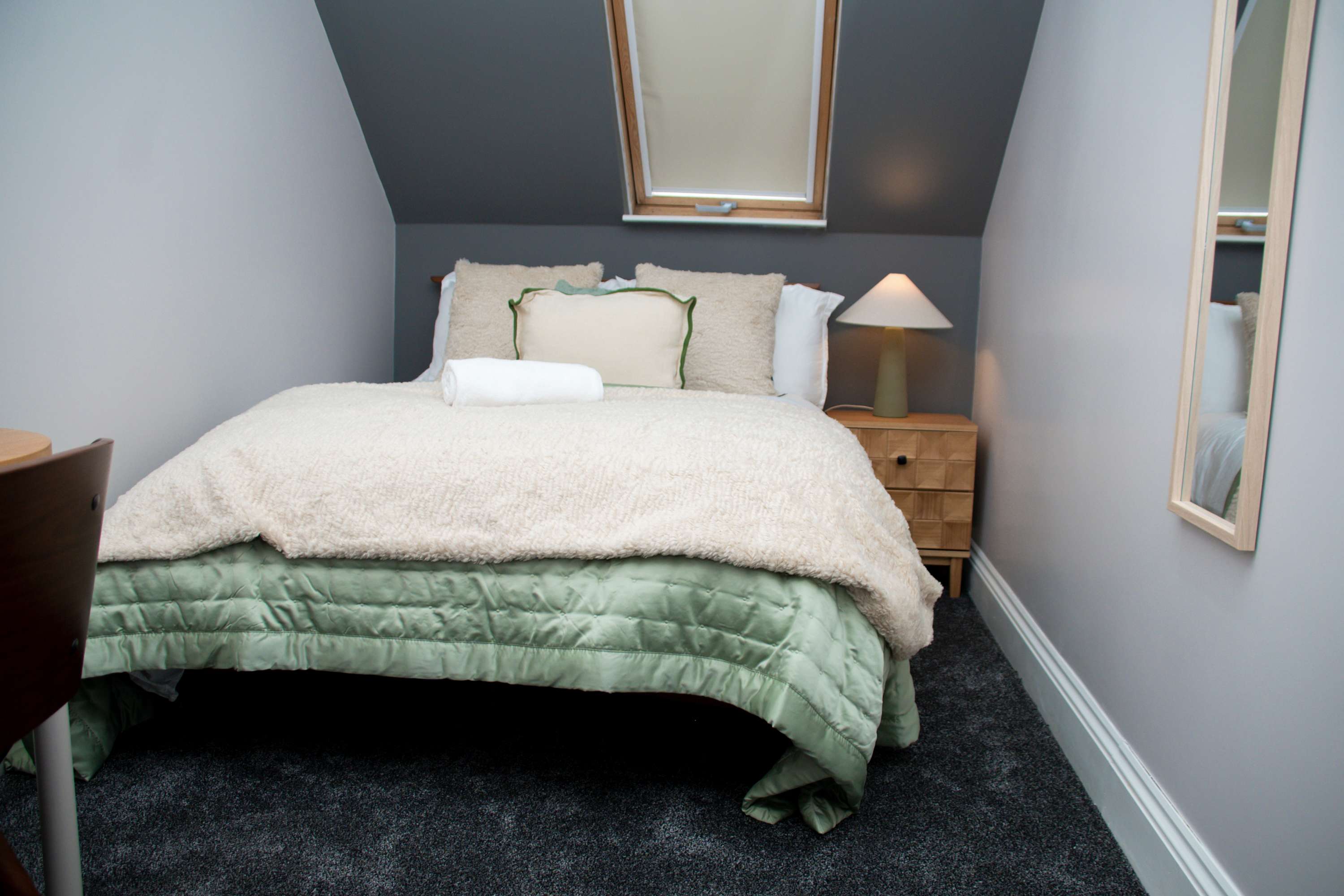 Sleeps 14 The Old Trafford Zen by Genesis Living in Stamford Street 22 M16 9JQ - Property image 18 - VivreStays
