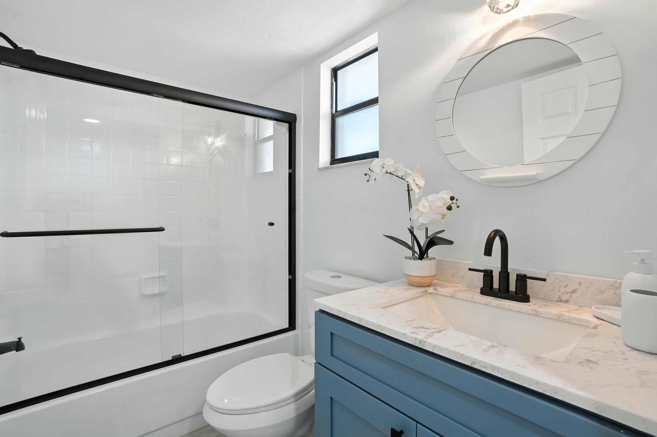 I 251 Npr | Photo 24