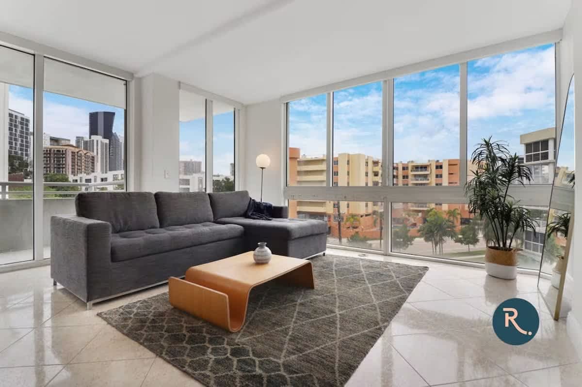 Roami At Sunny Isles | Rooftop Pool | 4 Br - Bahamas