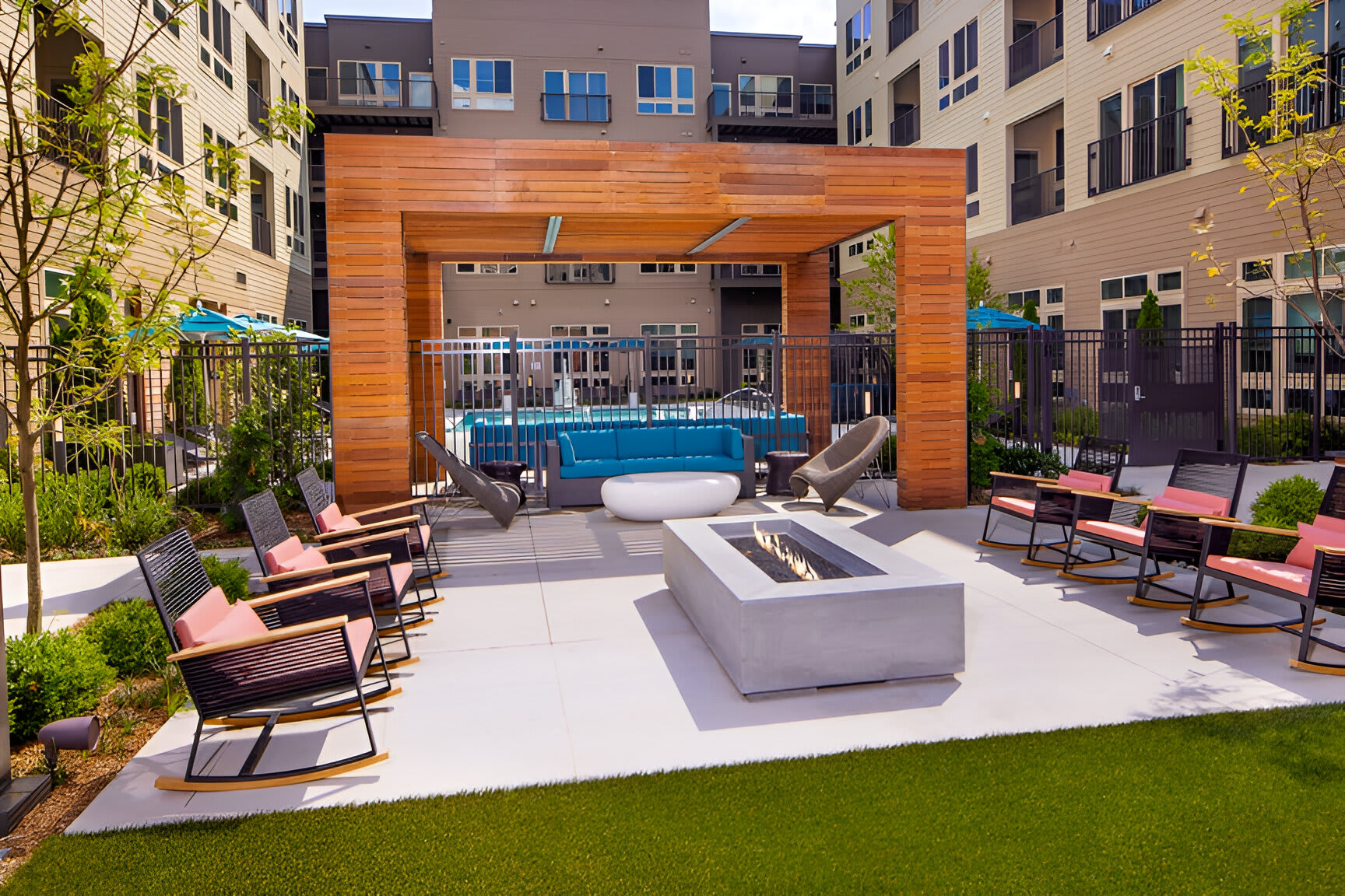 Quiet Apartment with Amazing Amenities @Alexandria - Photo 19