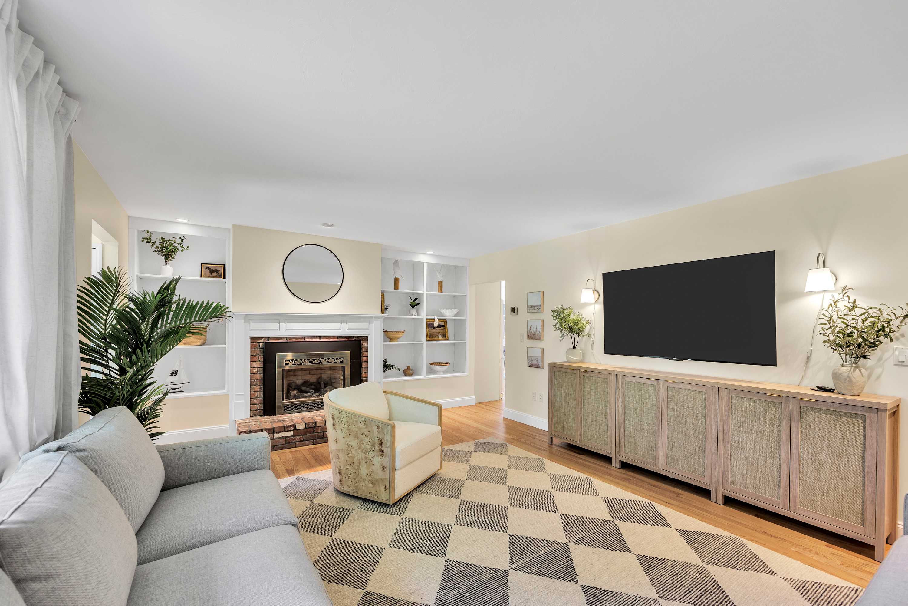 1 Story Family Home Half Mile to Beach with Patio , Grill, Office with Twin Beds, Peaceful Wooded Setting, Spacious Driveway, Garden Views, Walk to Shore, Perfect Cape Cod Getaway for Families or Groups, 24 Hour Hospitality — Falmouth, MA — vacation rental