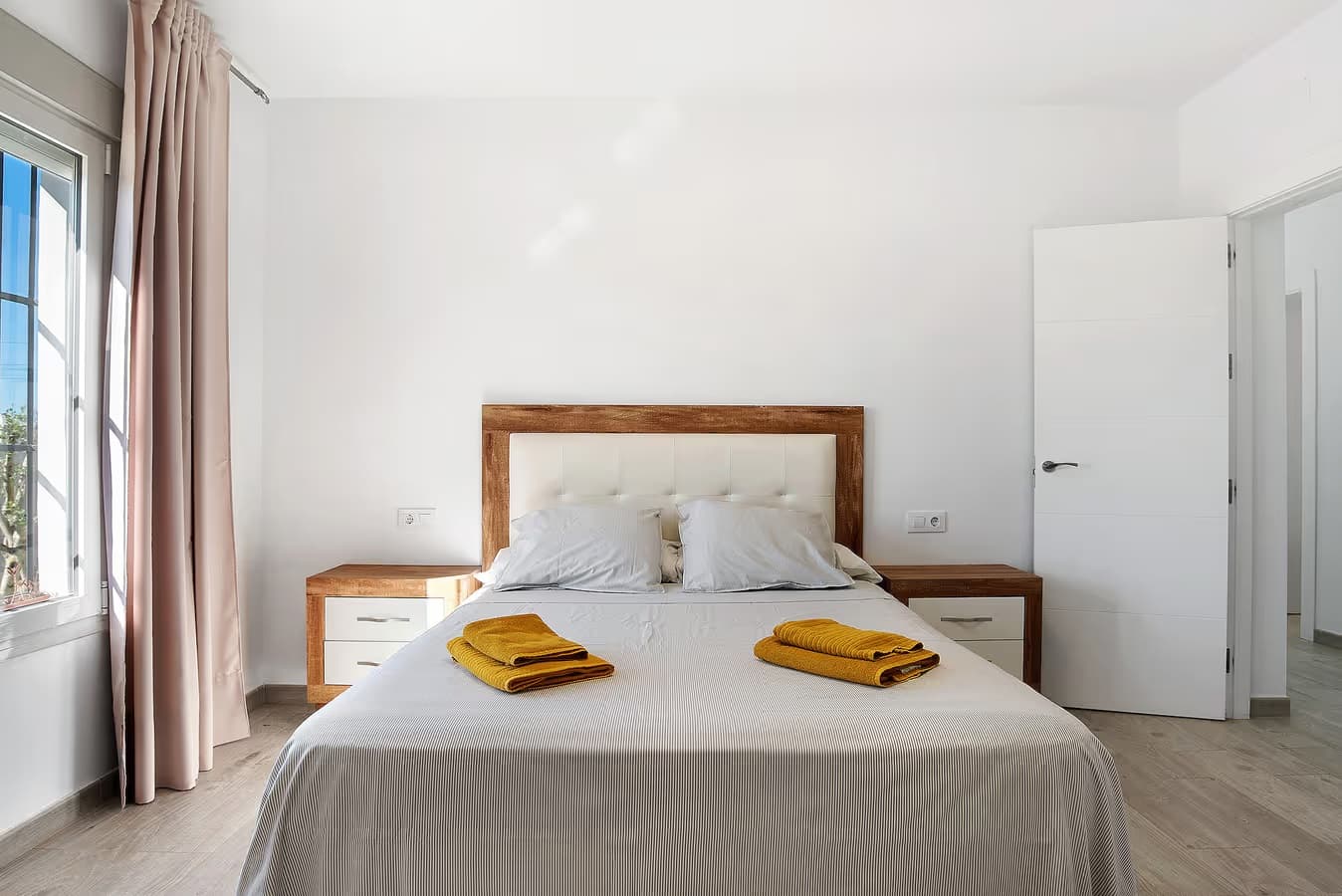 Villa con piscina privada, terraza privada - image 6