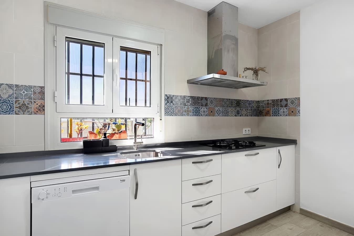 Villa con piscina privada, terraza privada - image 7