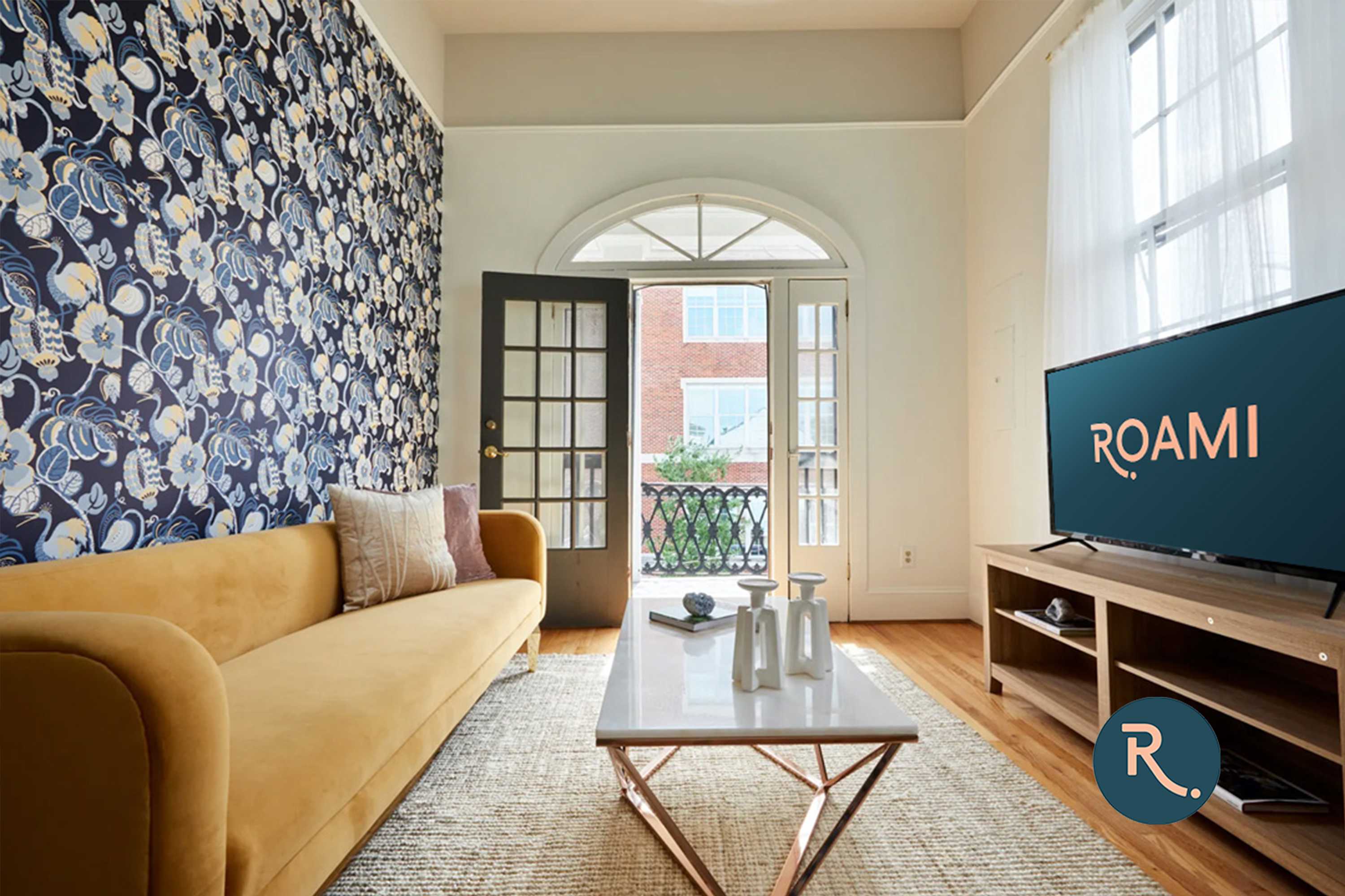 Elegant Getaway With Outdoor Pool And Modern Amenities - Exquisite Retreat - New Orleans, LA