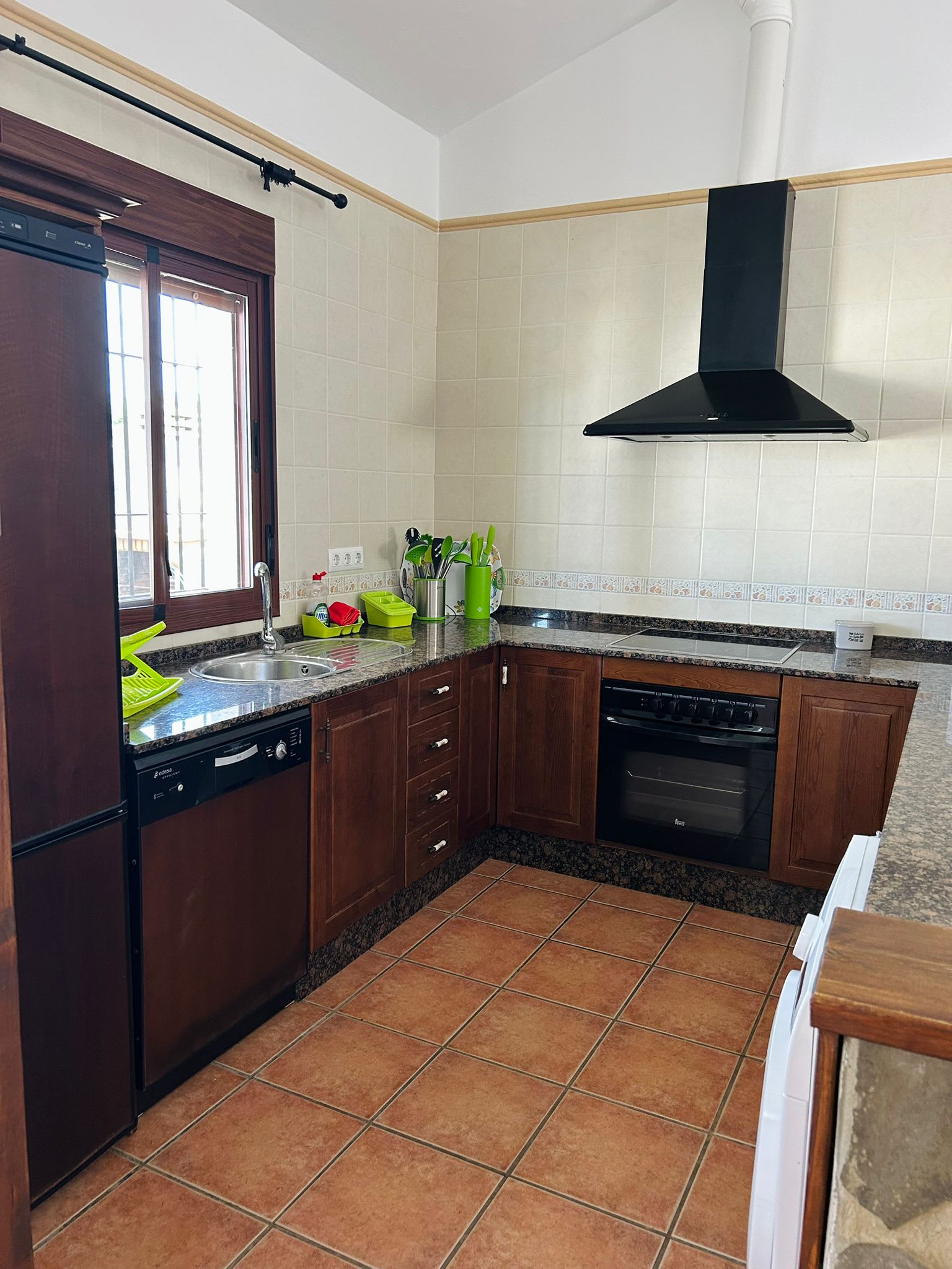 Chalet con piscina privada grupos de 6 personas - image 11