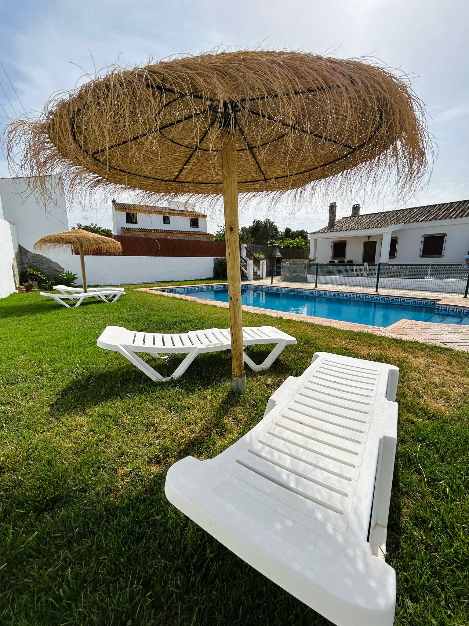 Chalet con piscina privada grupos de 6 personas - image 2