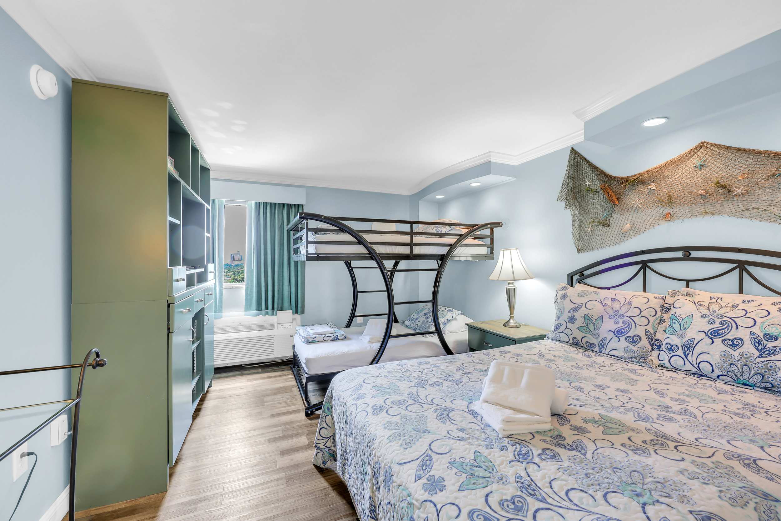 Direct Oceanfront Lazy River  Top Resort