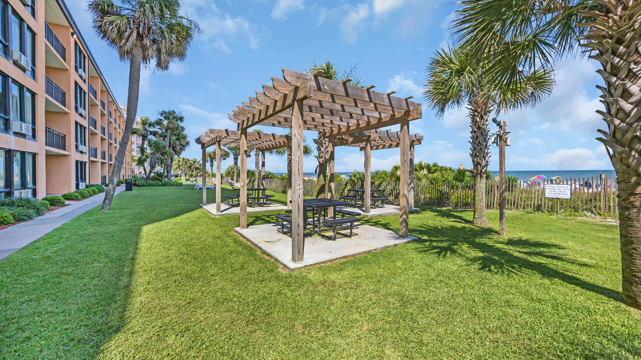 Direct Oceanfront Lazy River  Top Resort