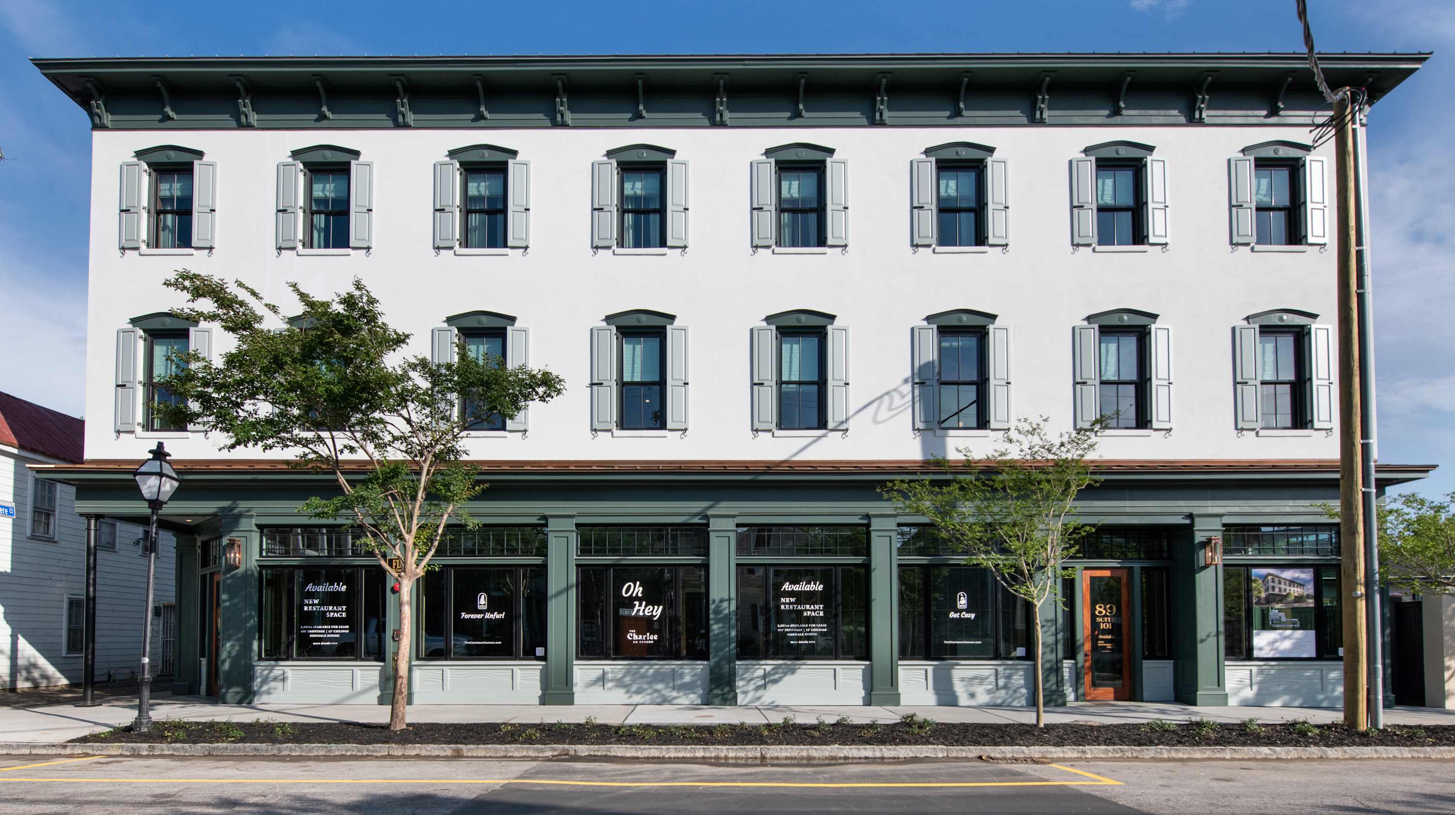 Charleston Charm: *Brand New* - 4BR Urban Oasis