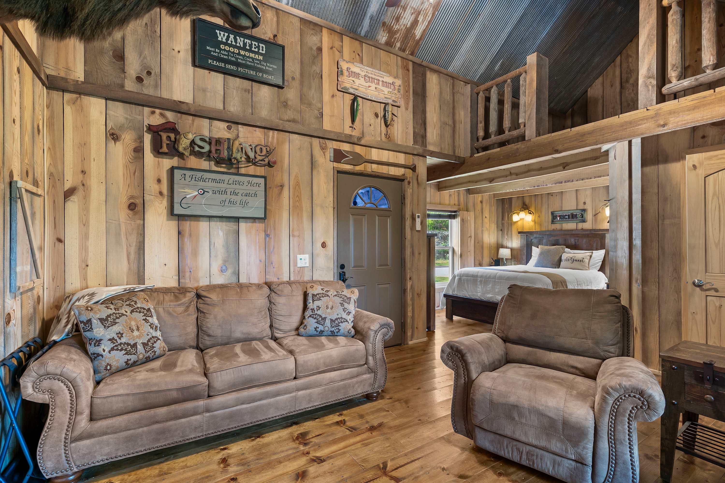 Recharge in the plush queen-sized bed after a day of adventure​