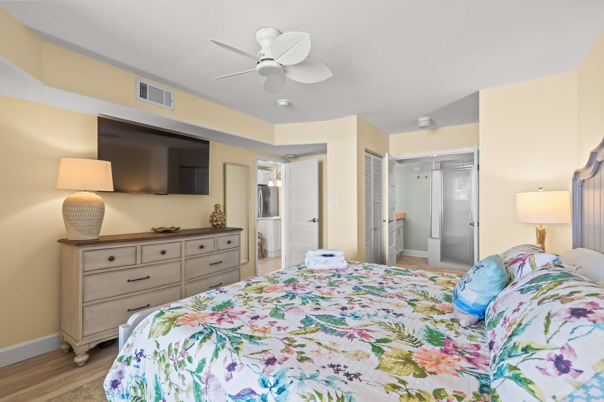 The Summit 9E Top Floor Remodeled Oceanfront | Photo 25