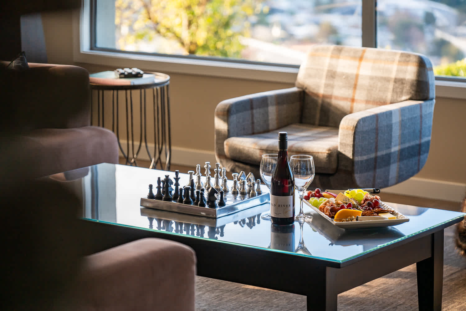 Experience luxury and breathtaking lake and mountain views at Lordens 1, Queenstown’s premier 3-bedroom, 3-ensuite apartment with a private hot tub and BBQ. Ready for your unforgettable getaway? Book now and start making memories!
