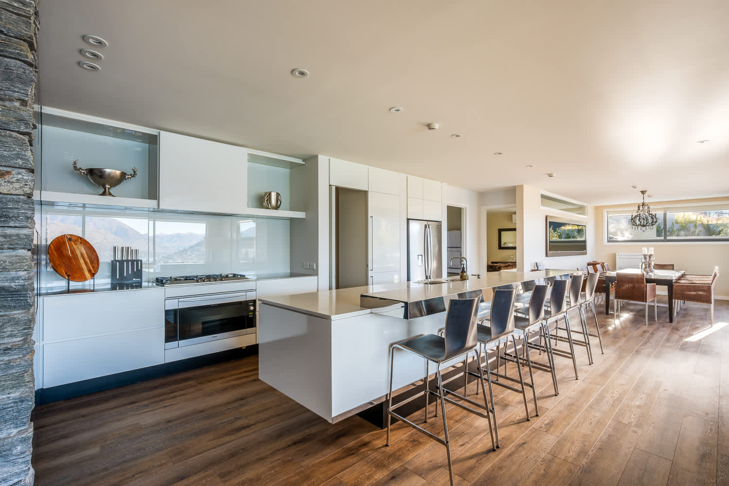 Prepare delicious meals in the fully equipped, modern kitchen with top appliances. Whether a quick breakfast or gourmet dinner, you’ll have everything you need.