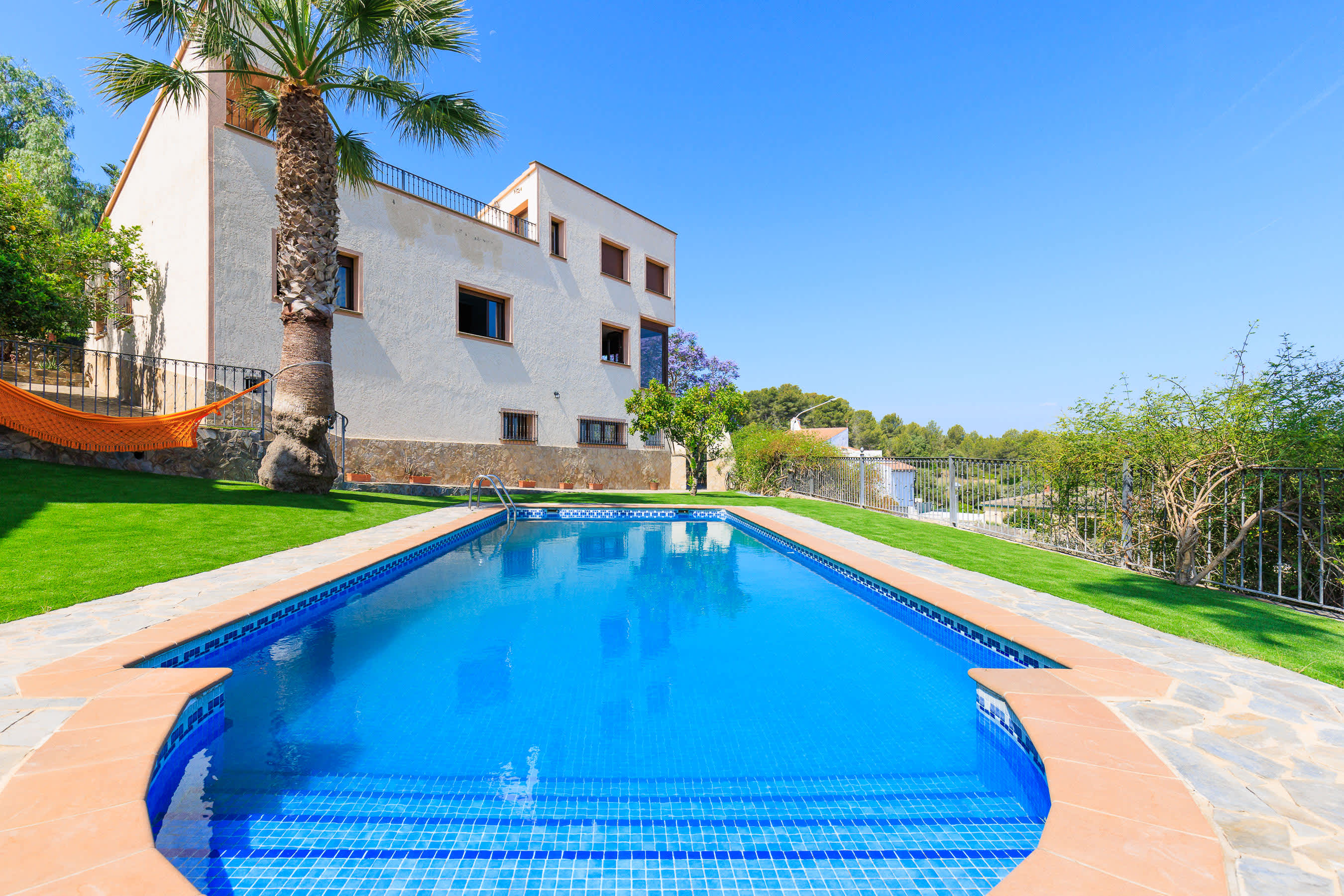 Property thumbnail 1