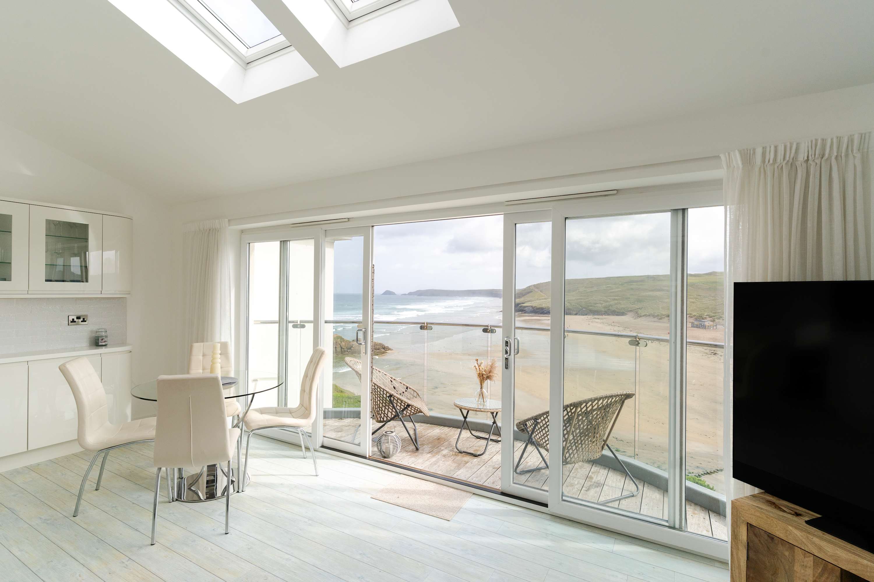Stylish beachfront apartment — England — vacation rental