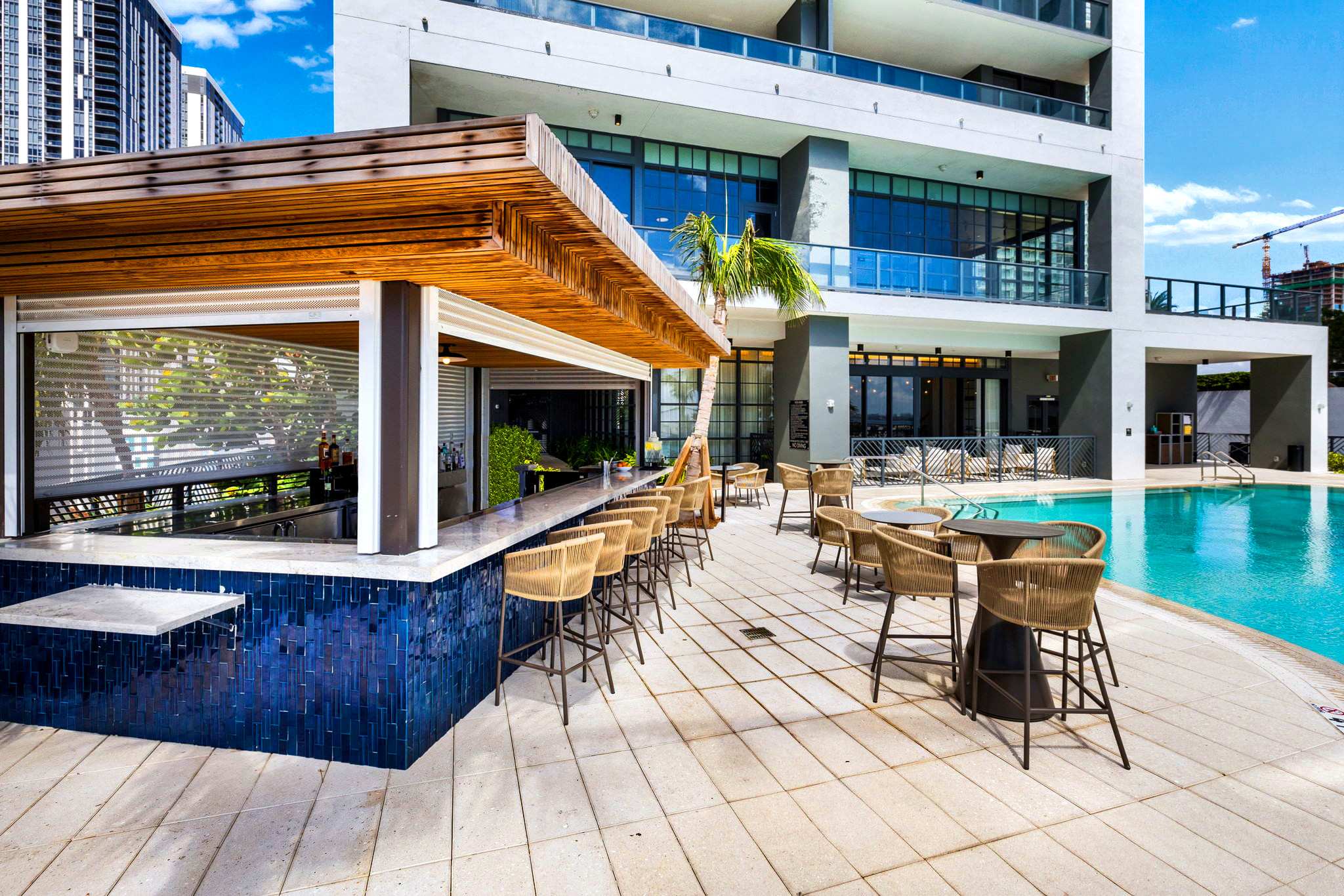 51th-Floor Luxury Condo-City Views