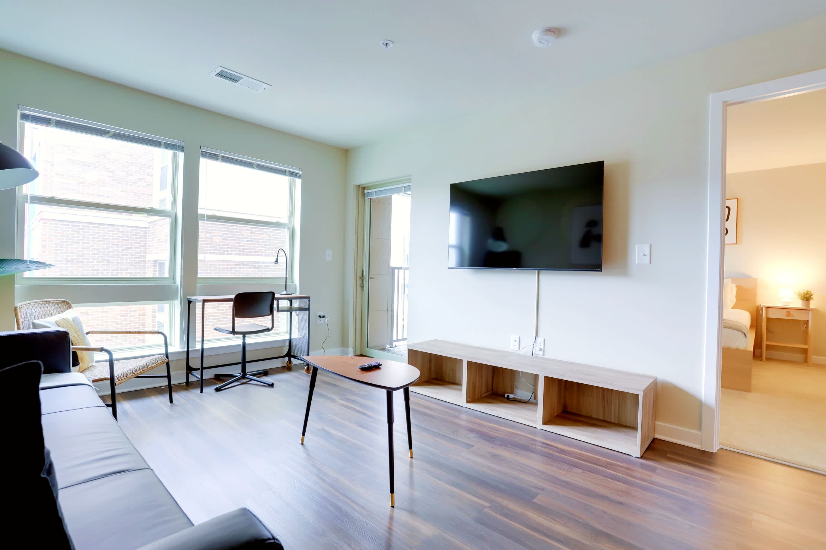 Chic Groveton Apt Near Metro