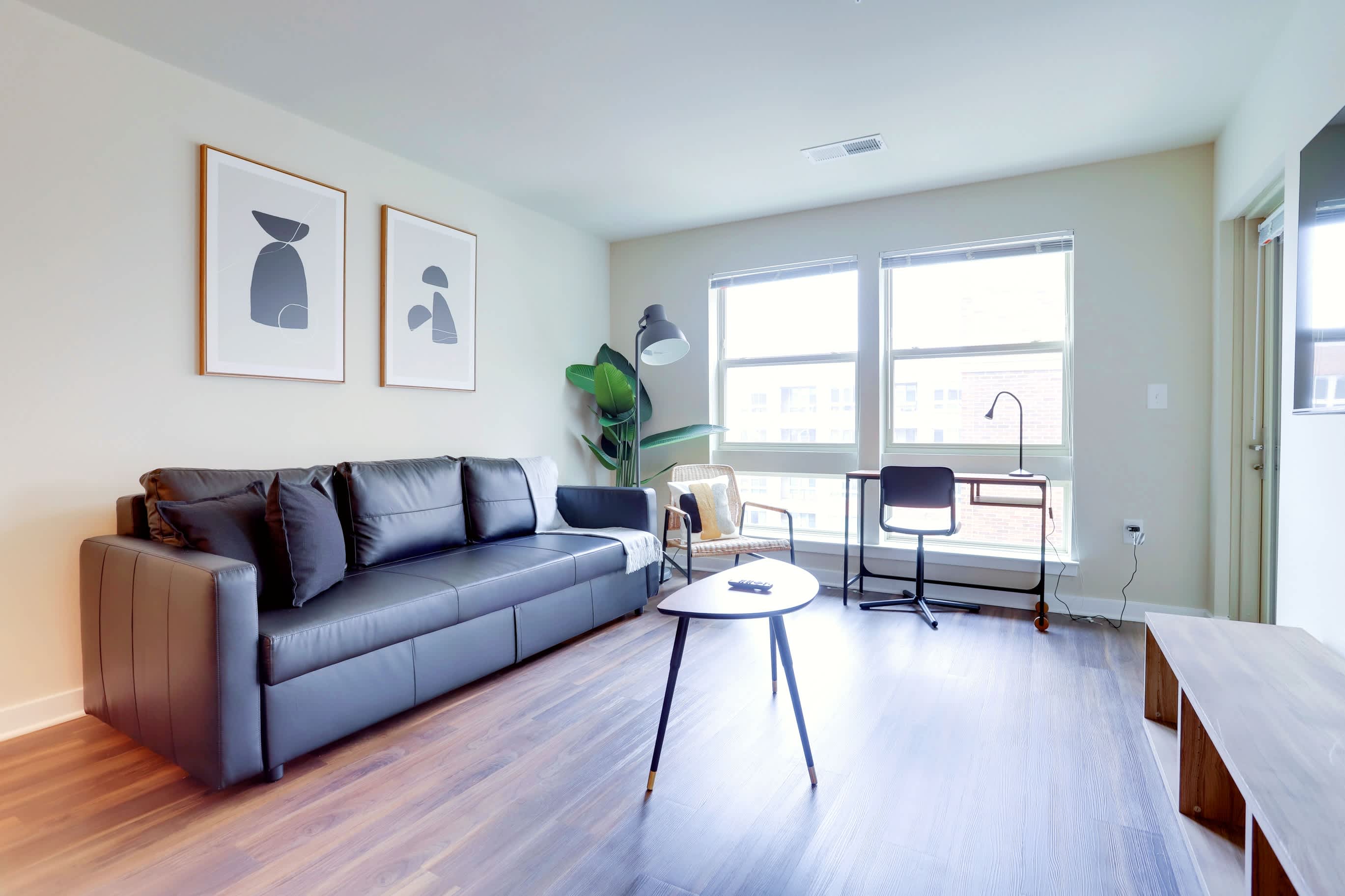 Chic Groveton Apt Near Metro