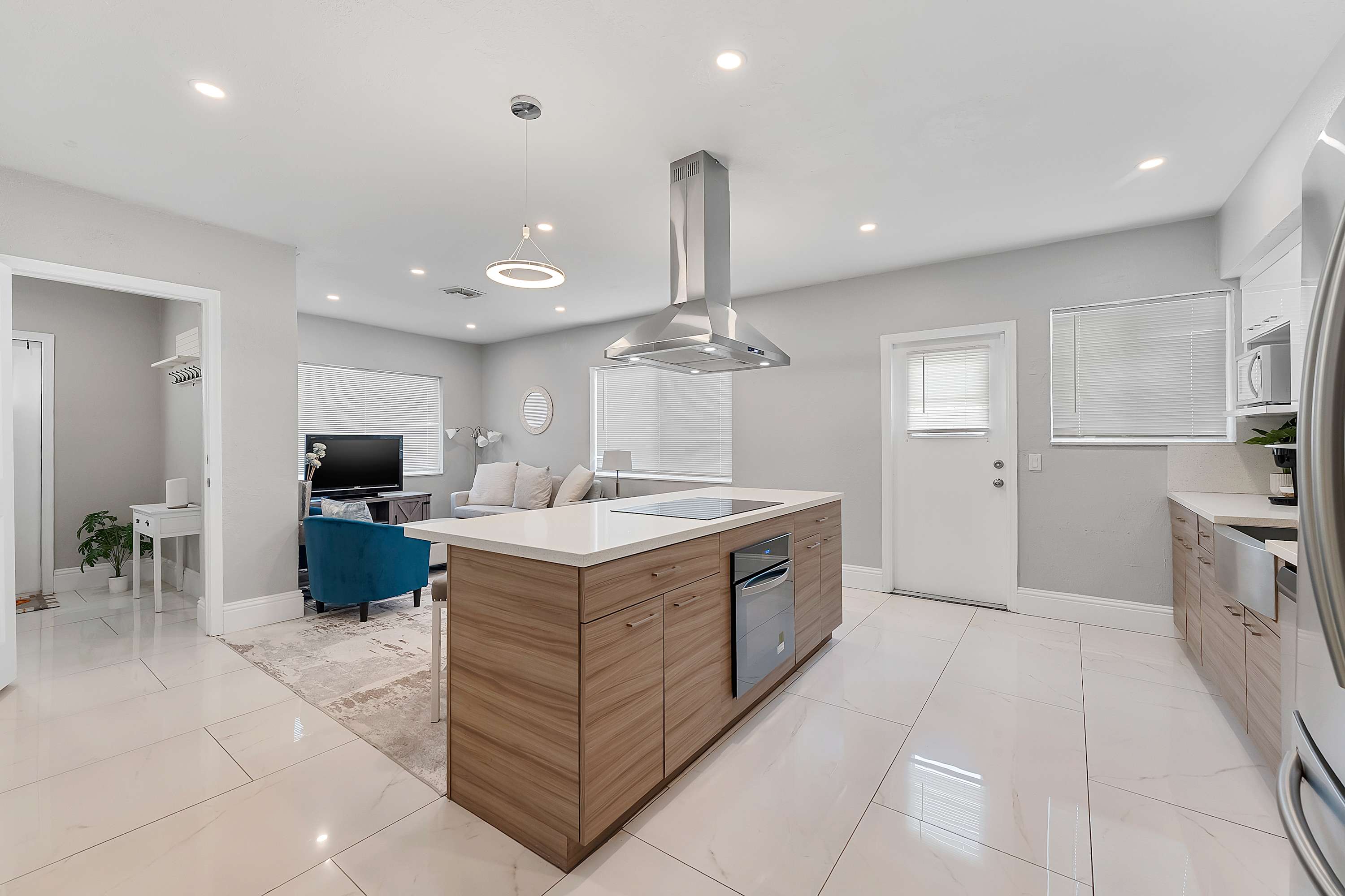 Modern 4BR Villa Near Hollywood Beach & FTL - Picture 7