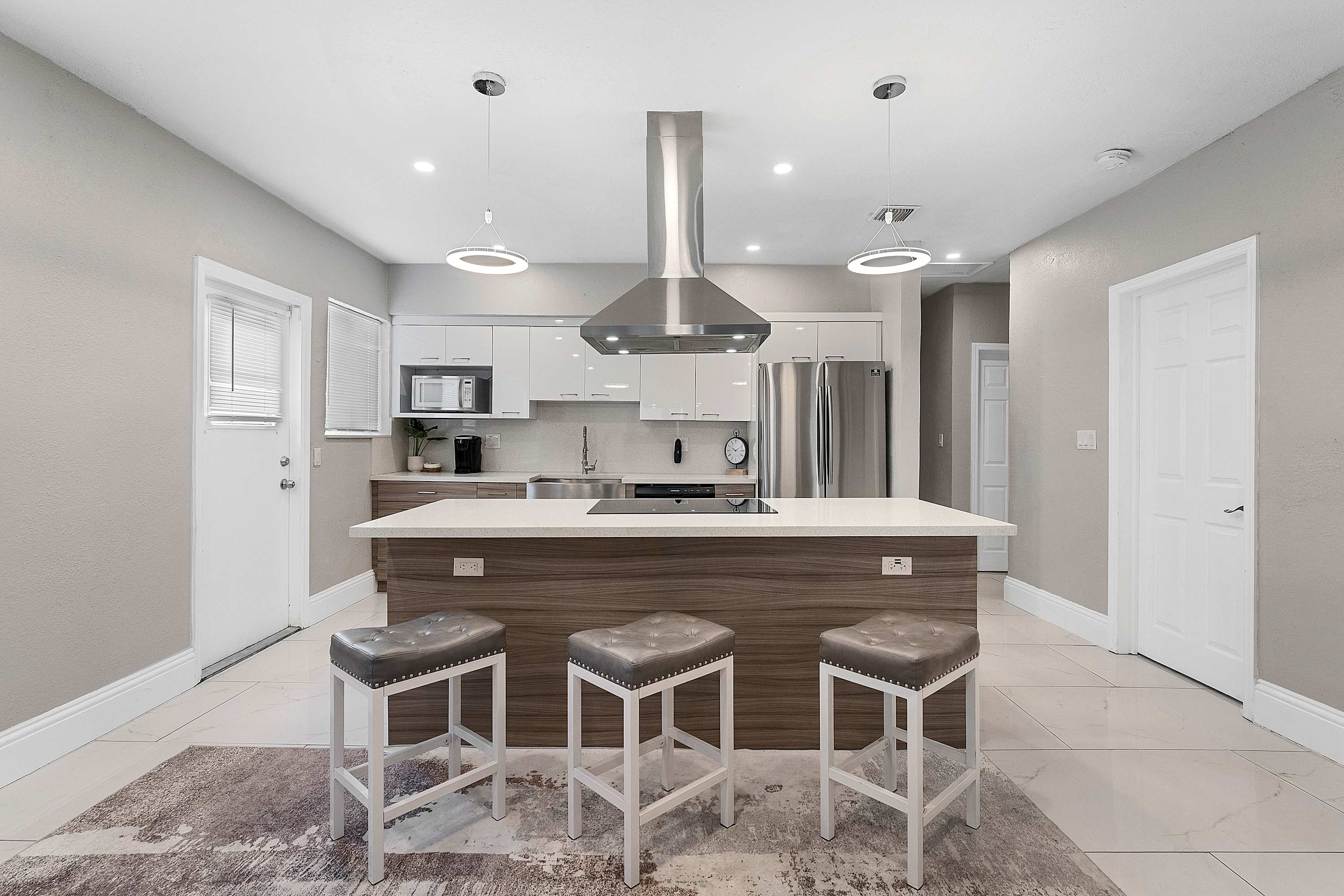 Modern 4BR Villa Near Hollywood Beach & FTL - Picture 8