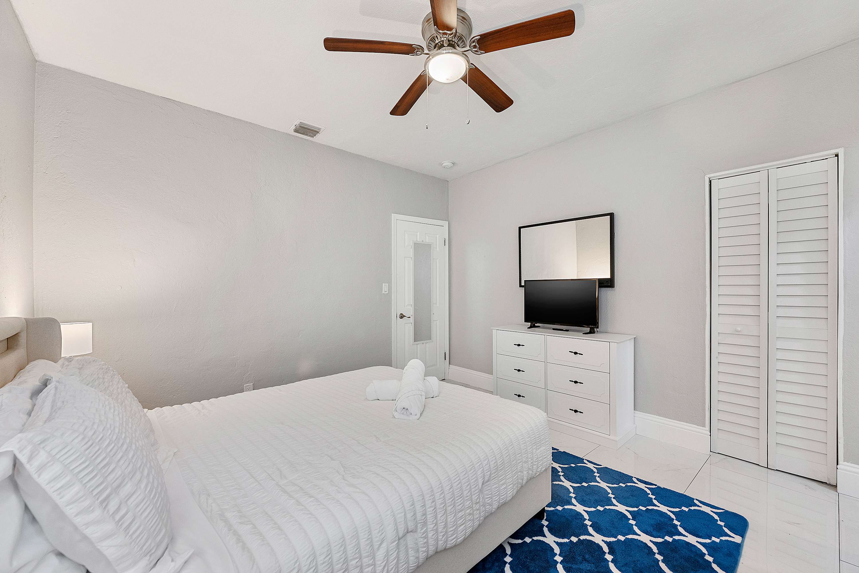 Modern 4BR Villa Near Hollywood Beach & FTL - Picture 15