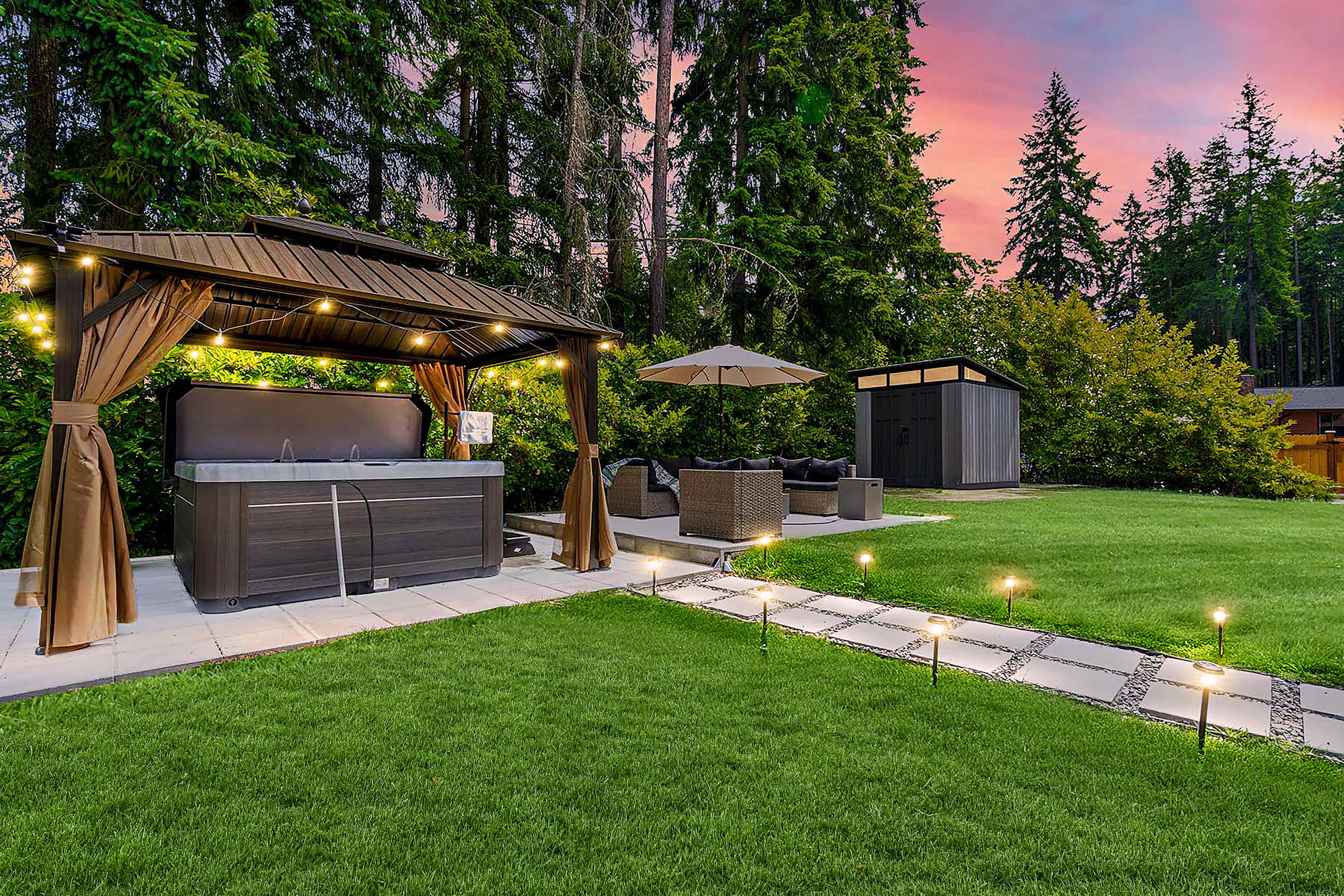 Lynnwood Modern Basement, Hot Tub, Private Entry