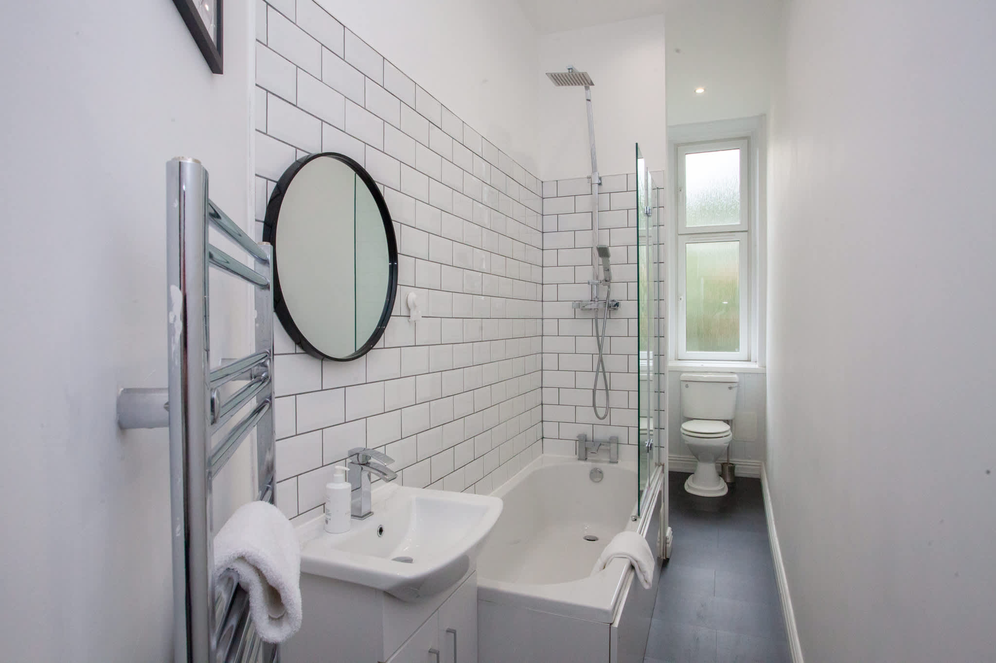 View Stylish 1 Bedroom Flat in Glasgow West End in 51 Airlie Street G12 9SP Stylish 1 Bedroom Flat in Glasgow West End in 51 Airlie Street G12 9SP - Property image 6 - VivreStays