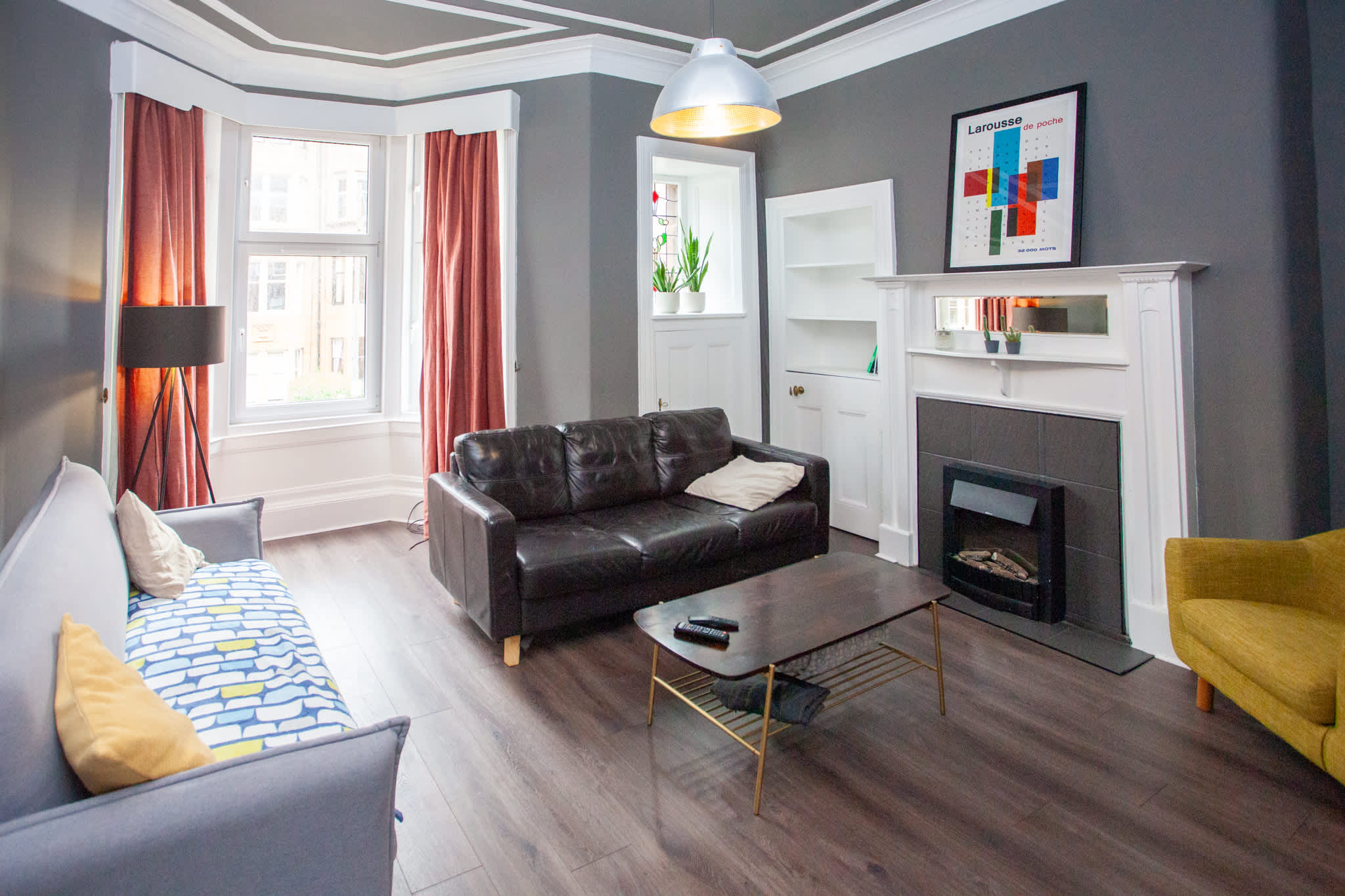 View Stylish 1 Bedroom Flat in Glasgow West End in 51 Airlie Street G12 9SP Stylish 1 Bedroom Flat in Glasgow West End in 51 Airlie Street G12 9SP - Property image 2 - VivreStays