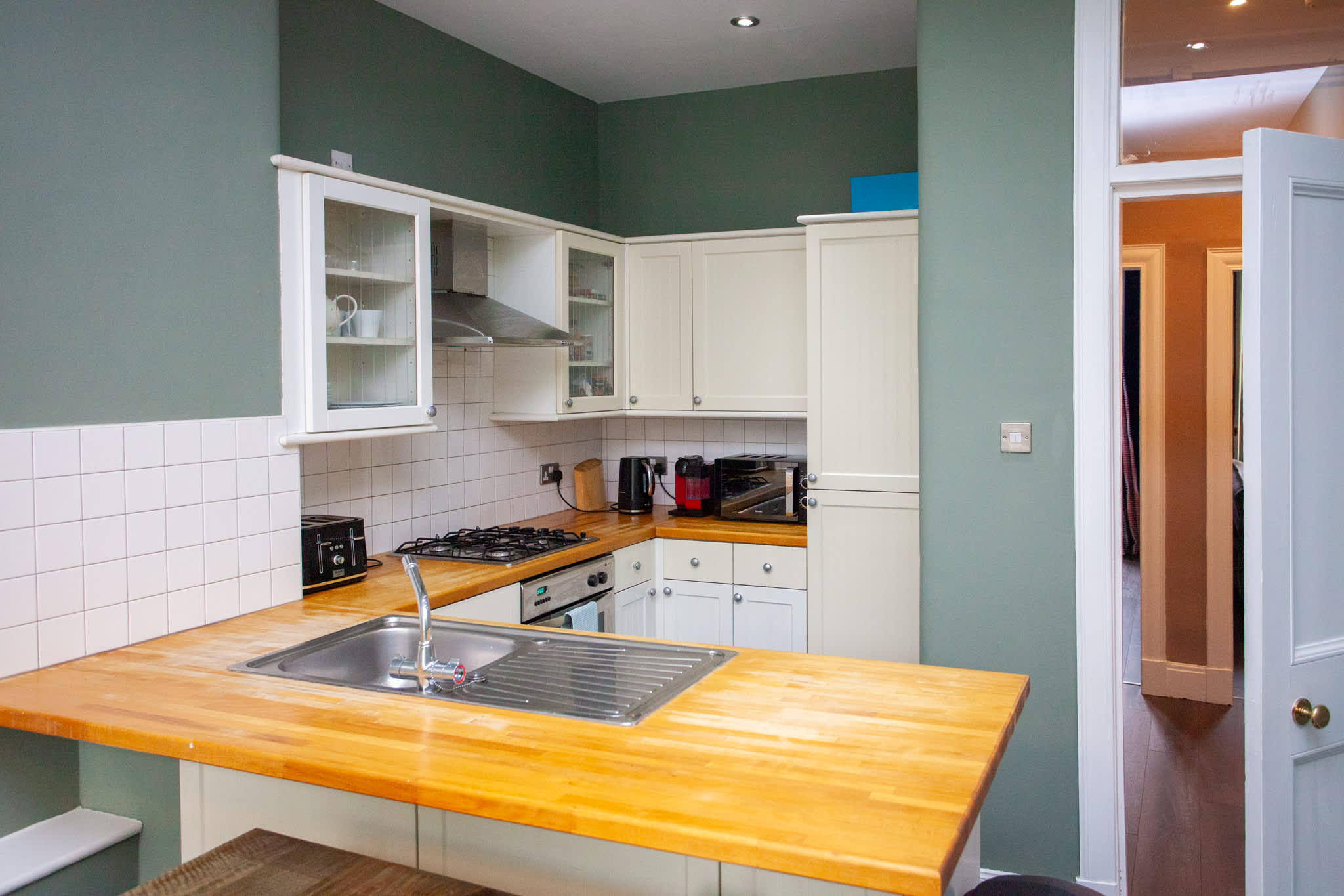 View Stylish 1 Bedroom Flat in Glasgow West End in 51 Airlie Street G12 9SP Stylish 1 Bedroom Flat in Glasgow West End in 51 Airlie Street G12 9SP - Property image 16 - VivreStays