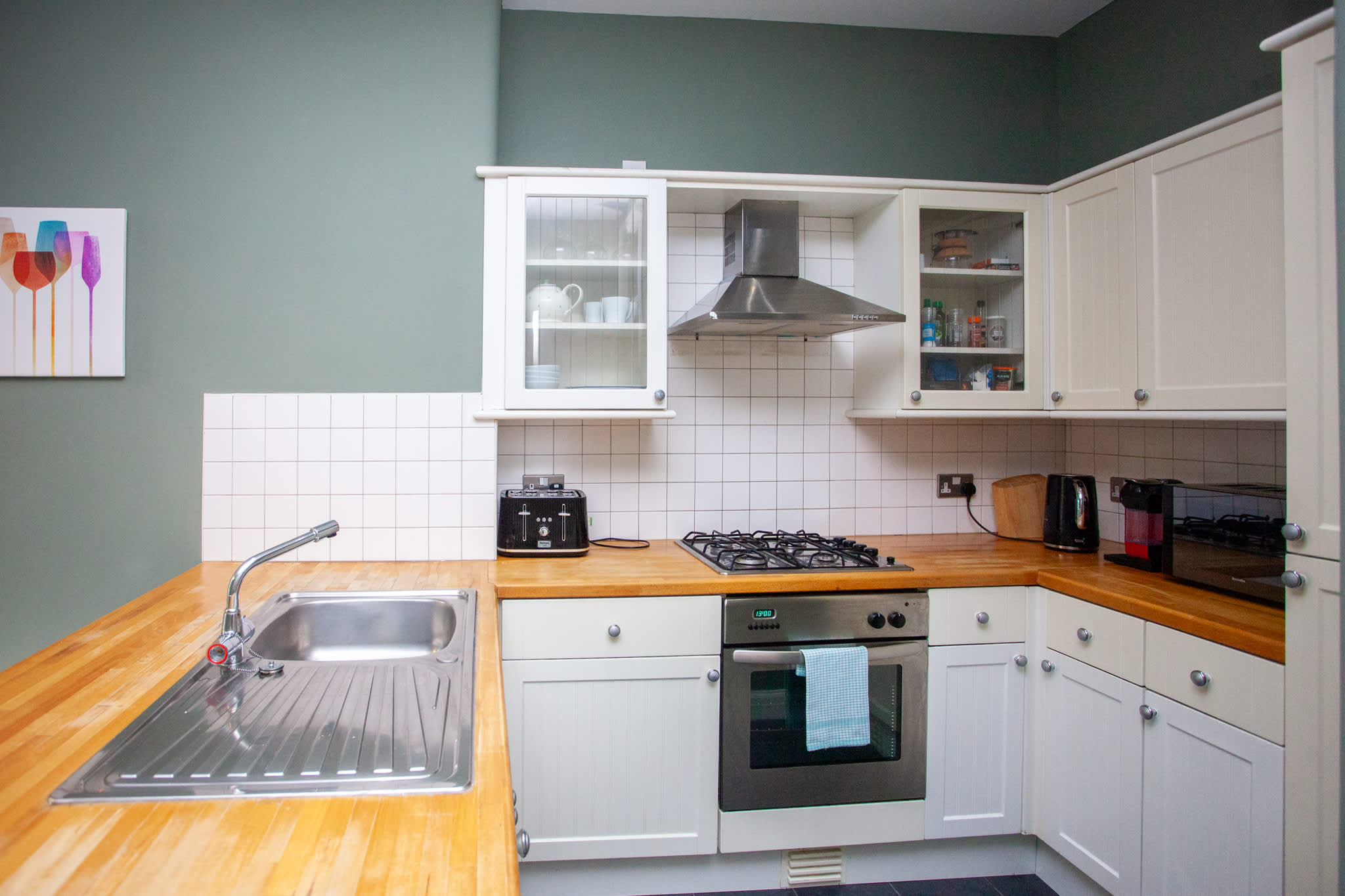 View Stylish 1 Bedroom Flat in Glasgow West End in 51 Airlie Street G12 9SP Stylish 1 Bedroom Flat in Glasgow West End in 51 Airlie Street G12 9SP - Property image 17 - VivreStays