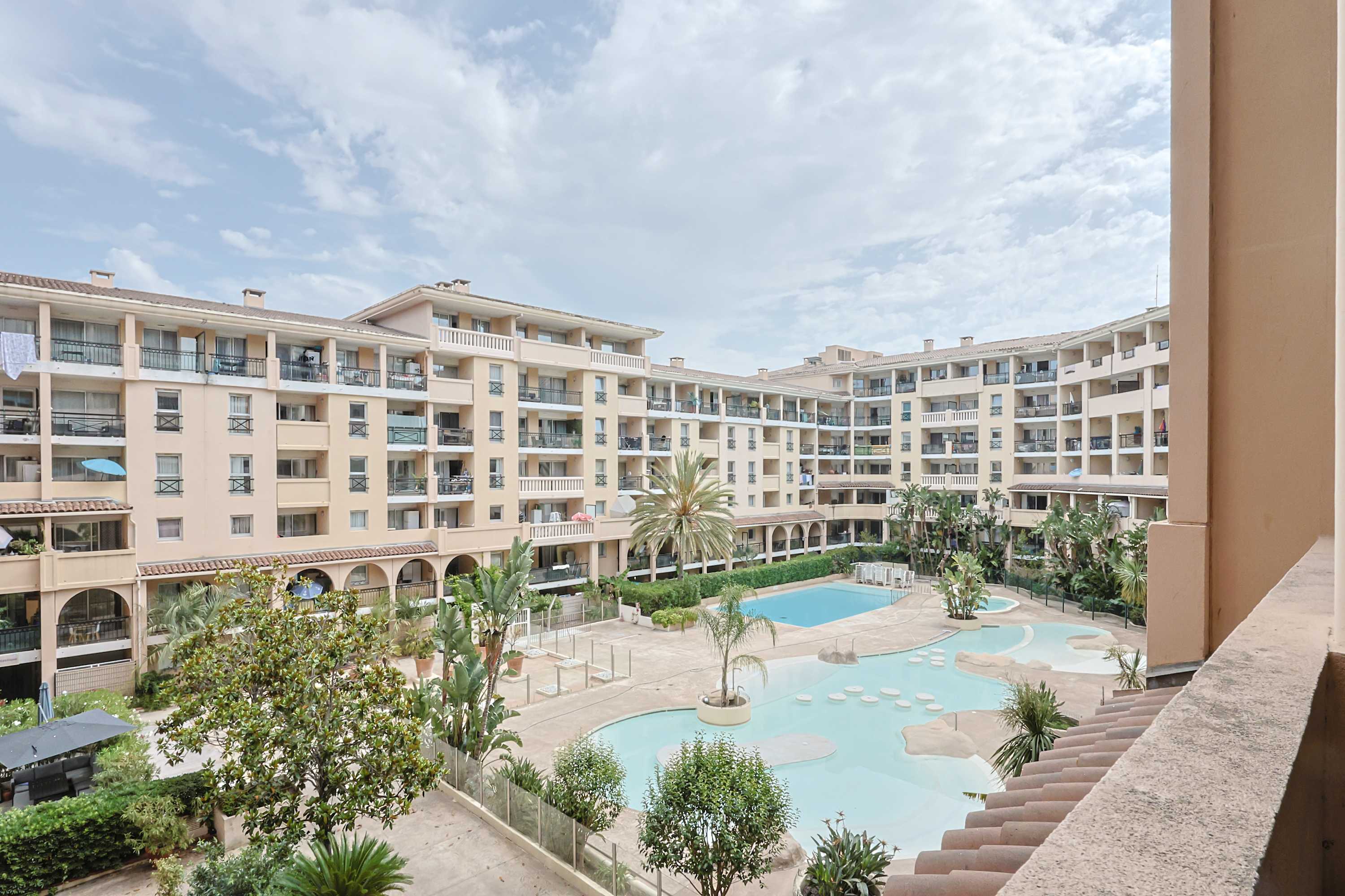 LX101 T2 balcon et piscine 2 min des plage, Cannes — Cannes, Provence-Alpes-Côte d'Azur — vacation rental