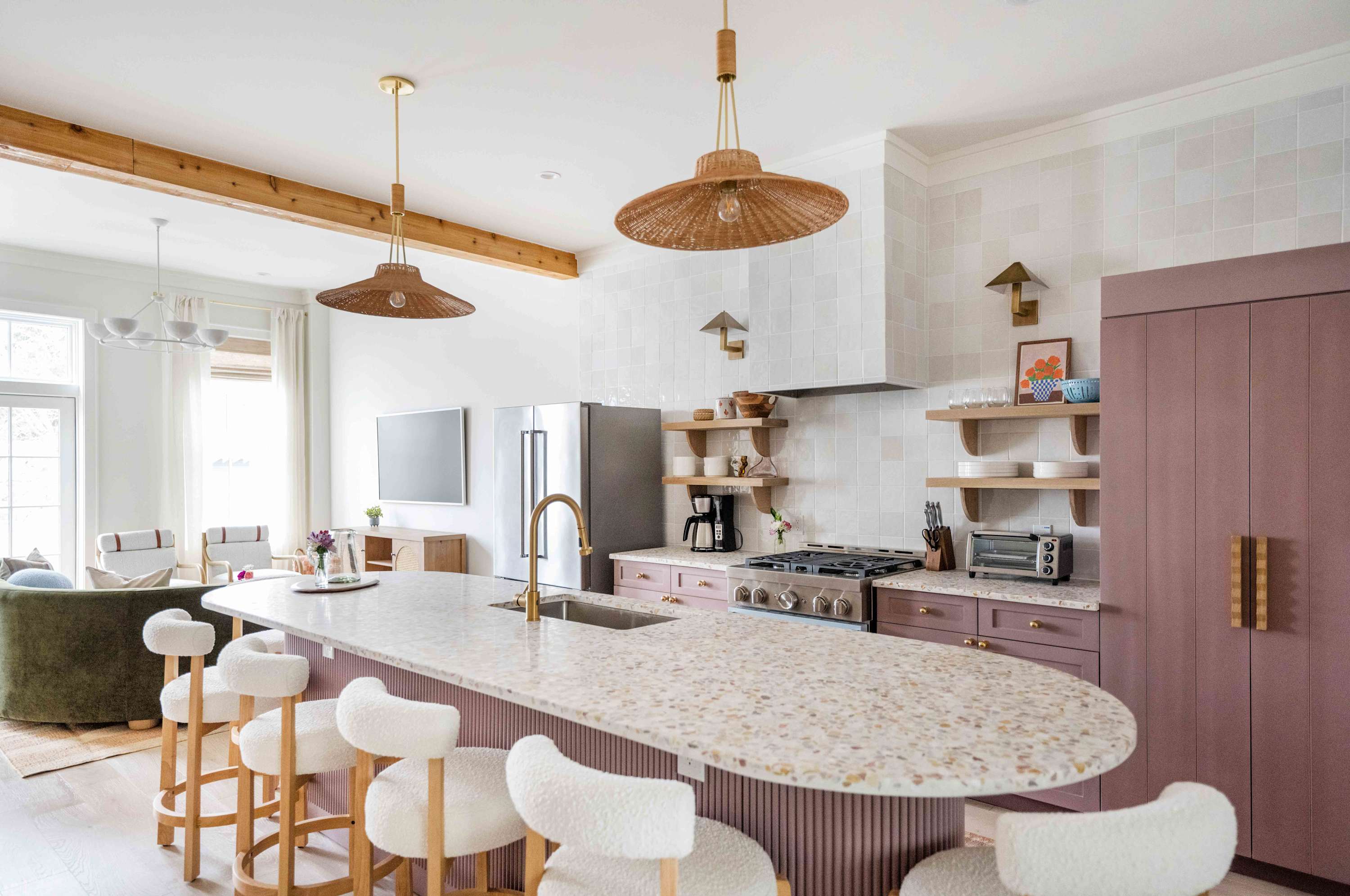 Fully equipped kitchen with everything you need to cook a meal!