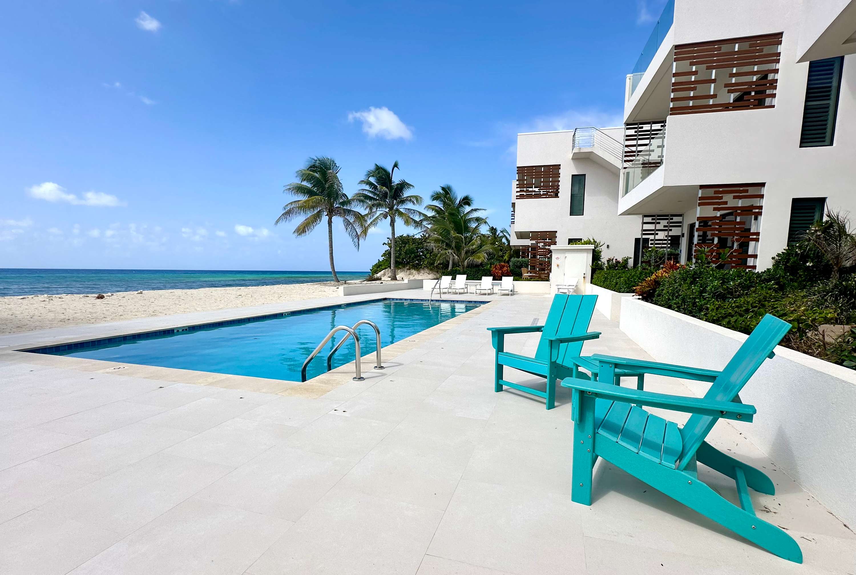 Silver Reef #3 - 2 BR LUXE Oceanfront & Pool 3