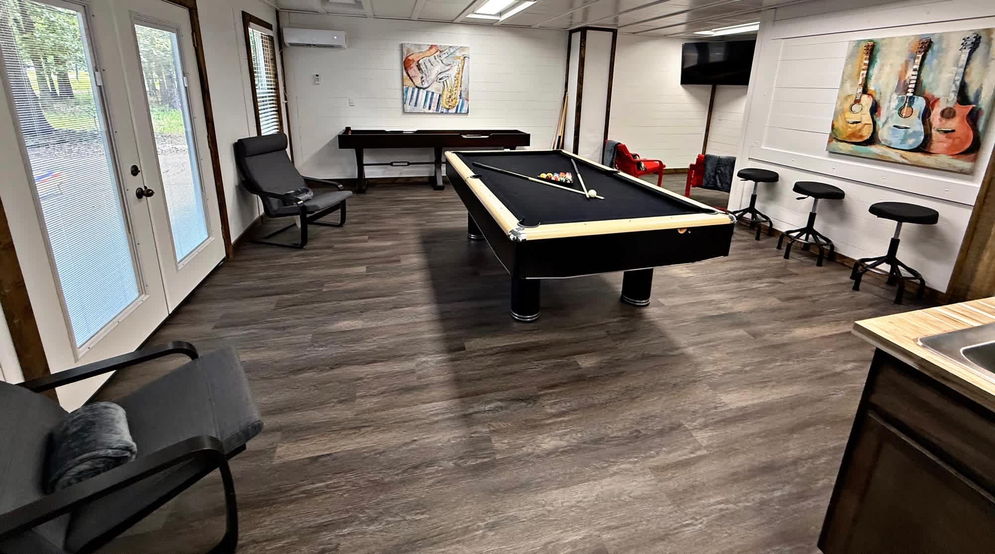 Casino Close! Hot Tub-Firepit-Pool Table Sleeps 14