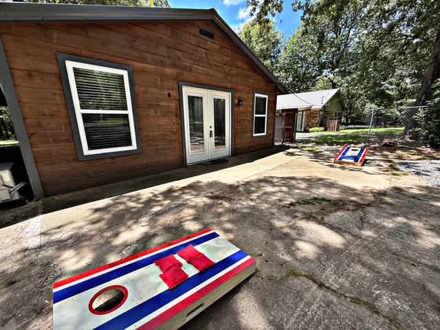 Casino Close! Hot Tub-Firepit-Pool Table Sleeps 14