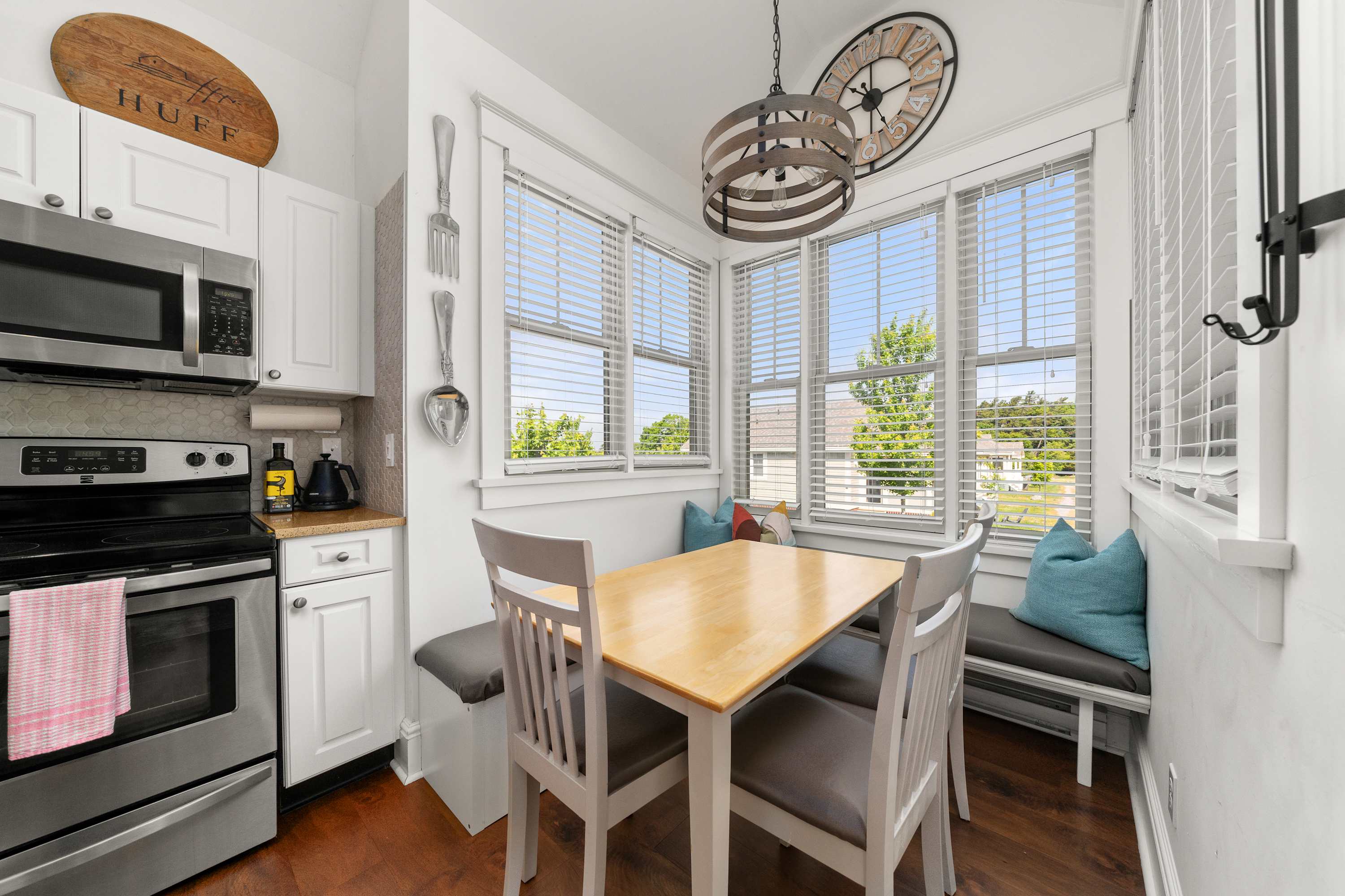 The Sparrow - 32 Meadowview