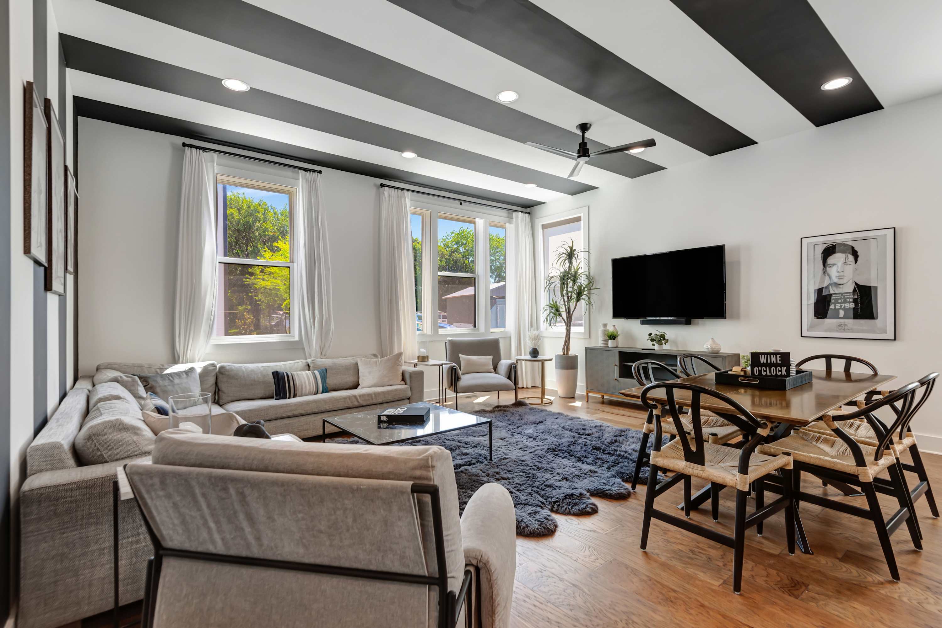 *Skyline Views+Brand New Home+Close to DT*14 Beds