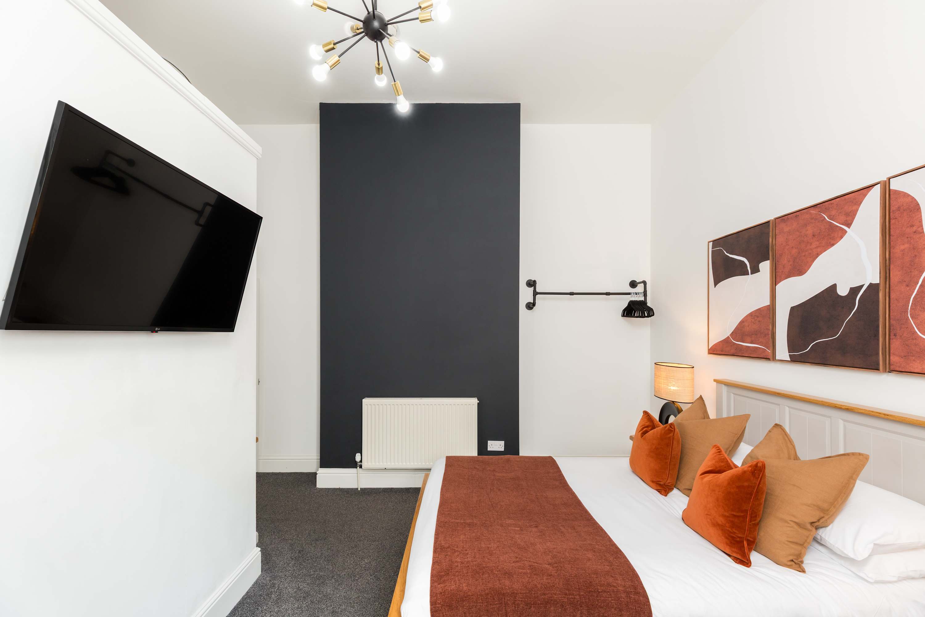 View Modern Leamington Spa Apt w/ Free Parking & WiFi in Flat 2, 31 Avenue Road CV31 3PG Modern Leamington Spa Apt w/ Free Parking & WiFi in Flat 2, 31 Avenue Road CV31 3PG - Property image 7 - VivreStays