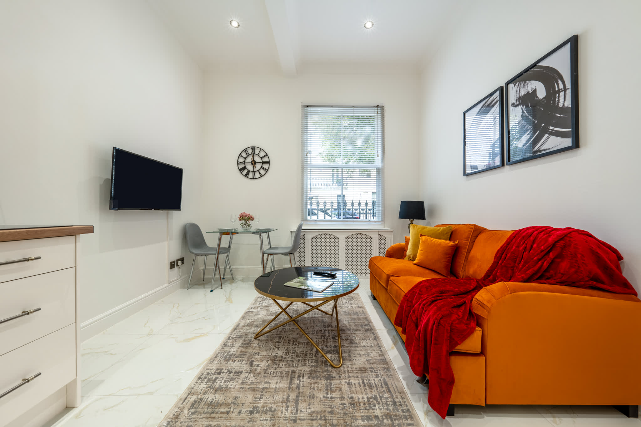 Lovely Ground floor Apartment next to Station serviced apartment - UK - VivreStays