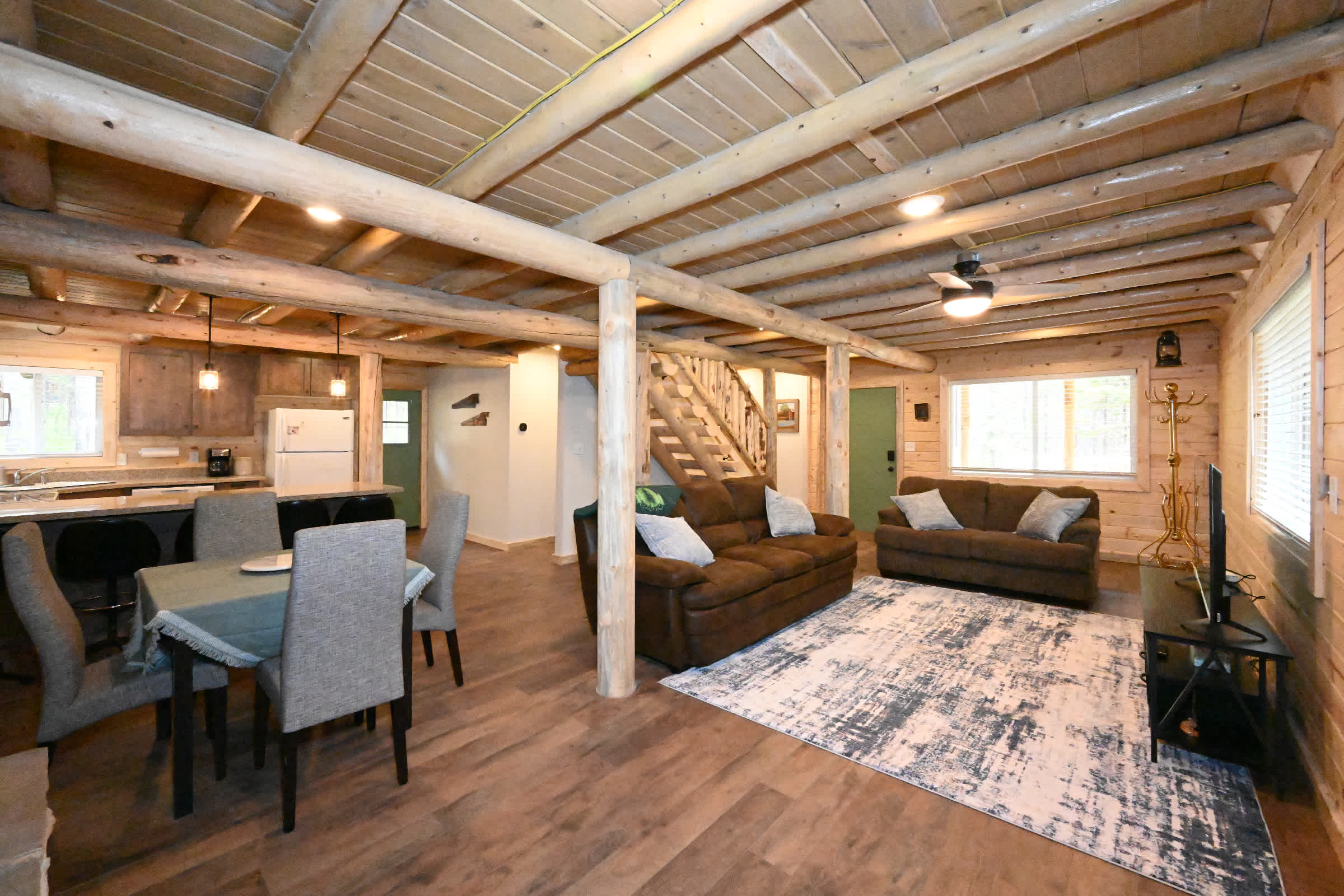 New Listing Sleeps 8 25 Mins to Yellowstone — Island Park, ID — vacation rental