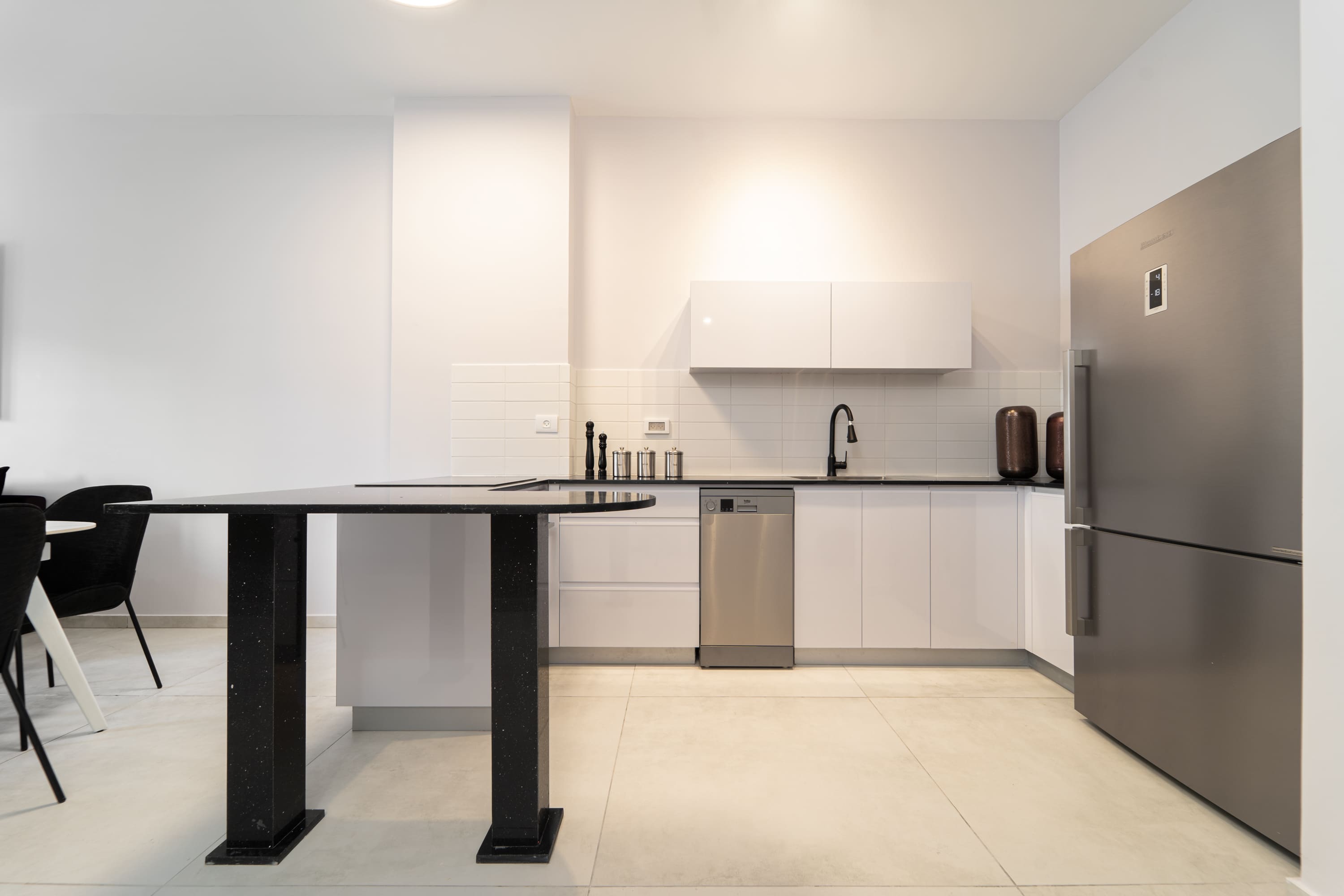 Charming City-Center Apartment Minutes from Mahane Yehuda photo 28