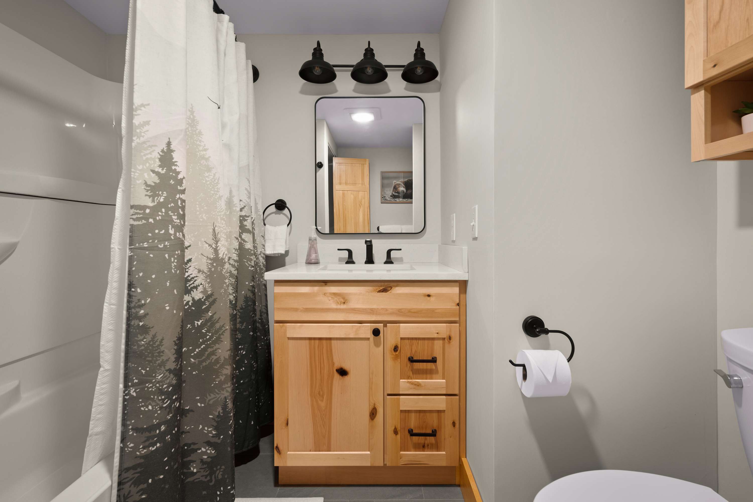 Snow Tree Escape Base of Mt Snow w Fireplace | Photo 13