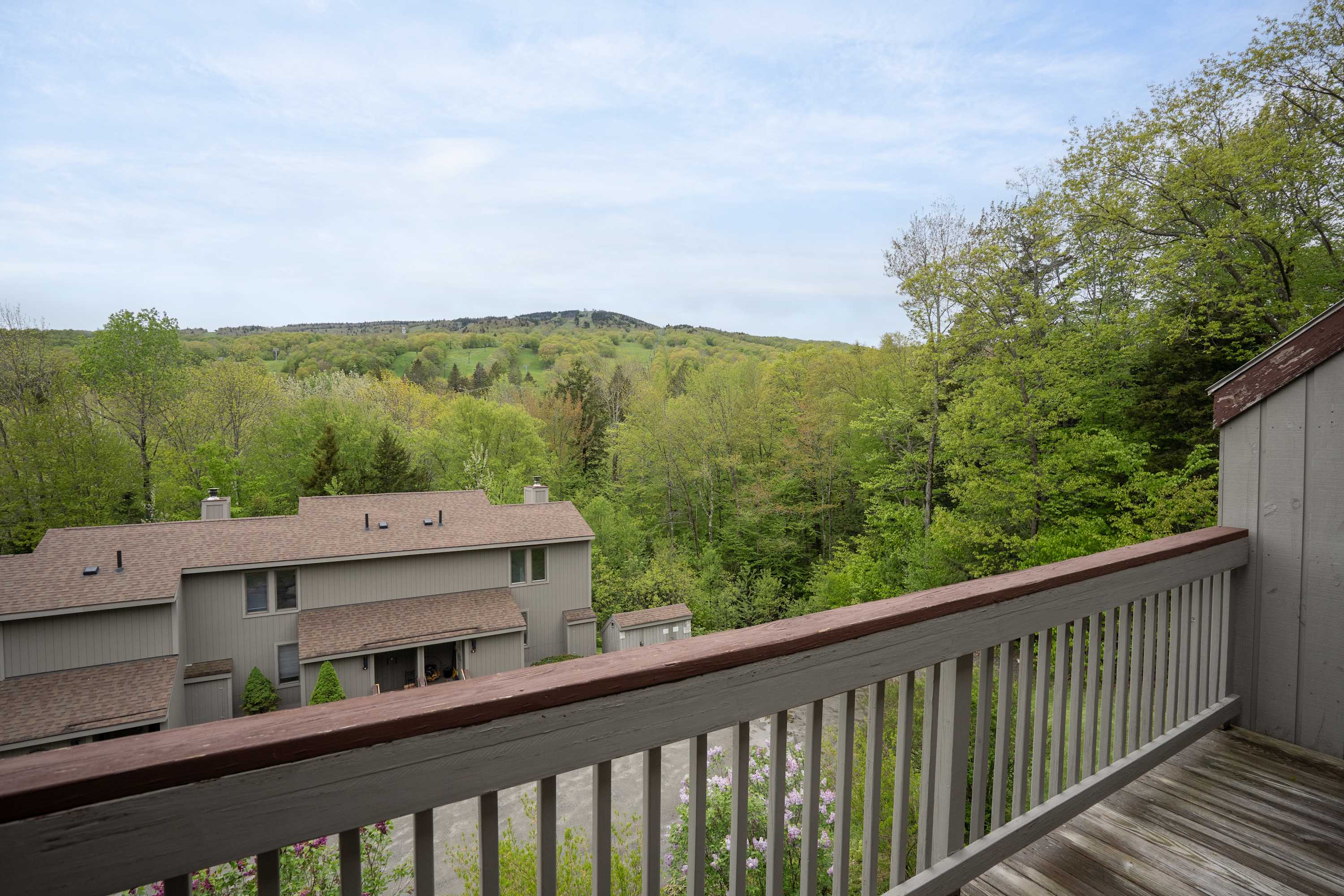 Snow Tree Escape Base of Mt Snow w Fireplace | Photo 4