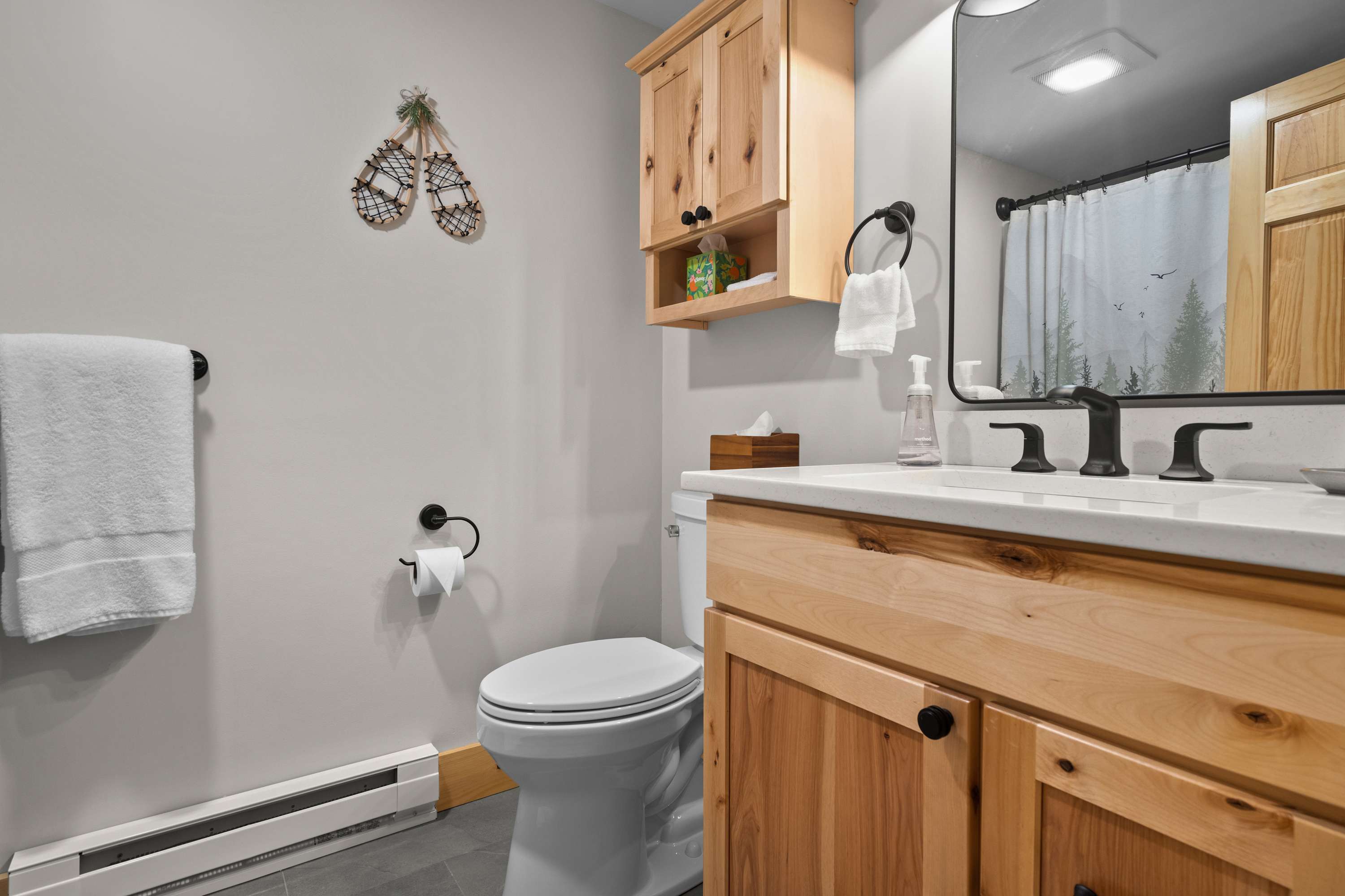 Snow Tree Escape Base of Mt Snow w Fireplace | Photo 18