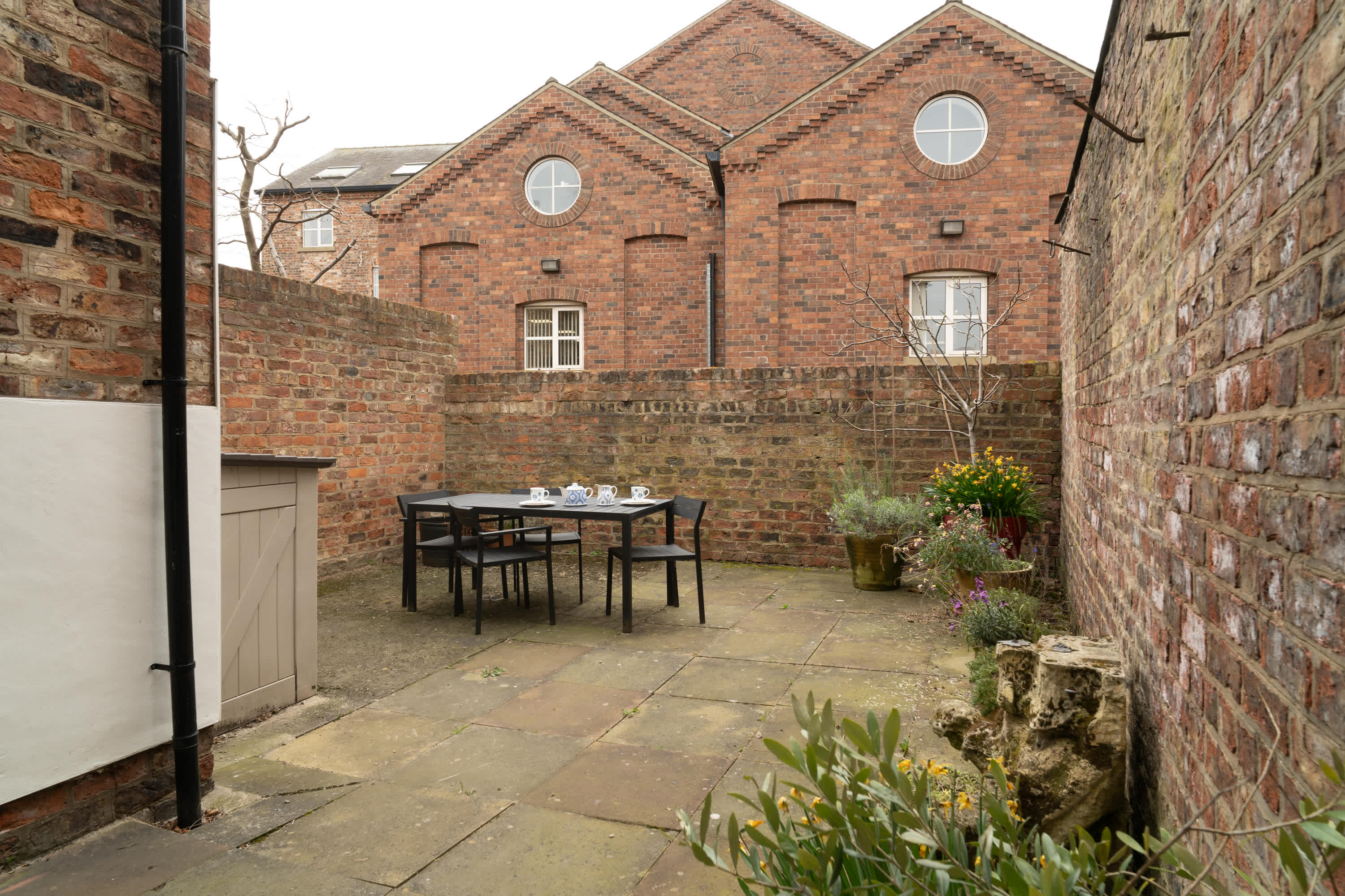 Chic York City Center Apt + Patio & Free Parking in Saint Denys Road 57 YO1 9QD - Property image 5 - VivreStays