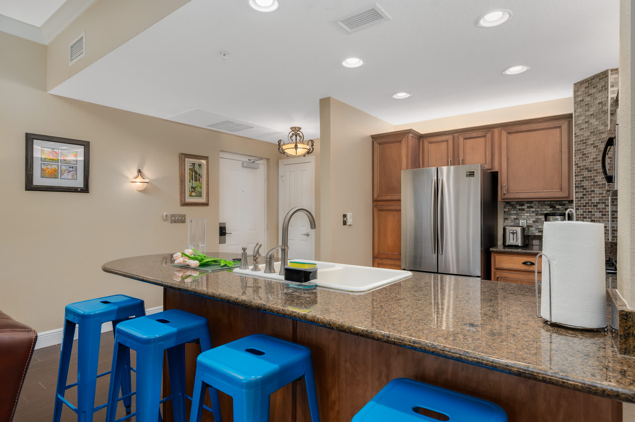 Luxury condo w/Reunion Golf Course view & balcony