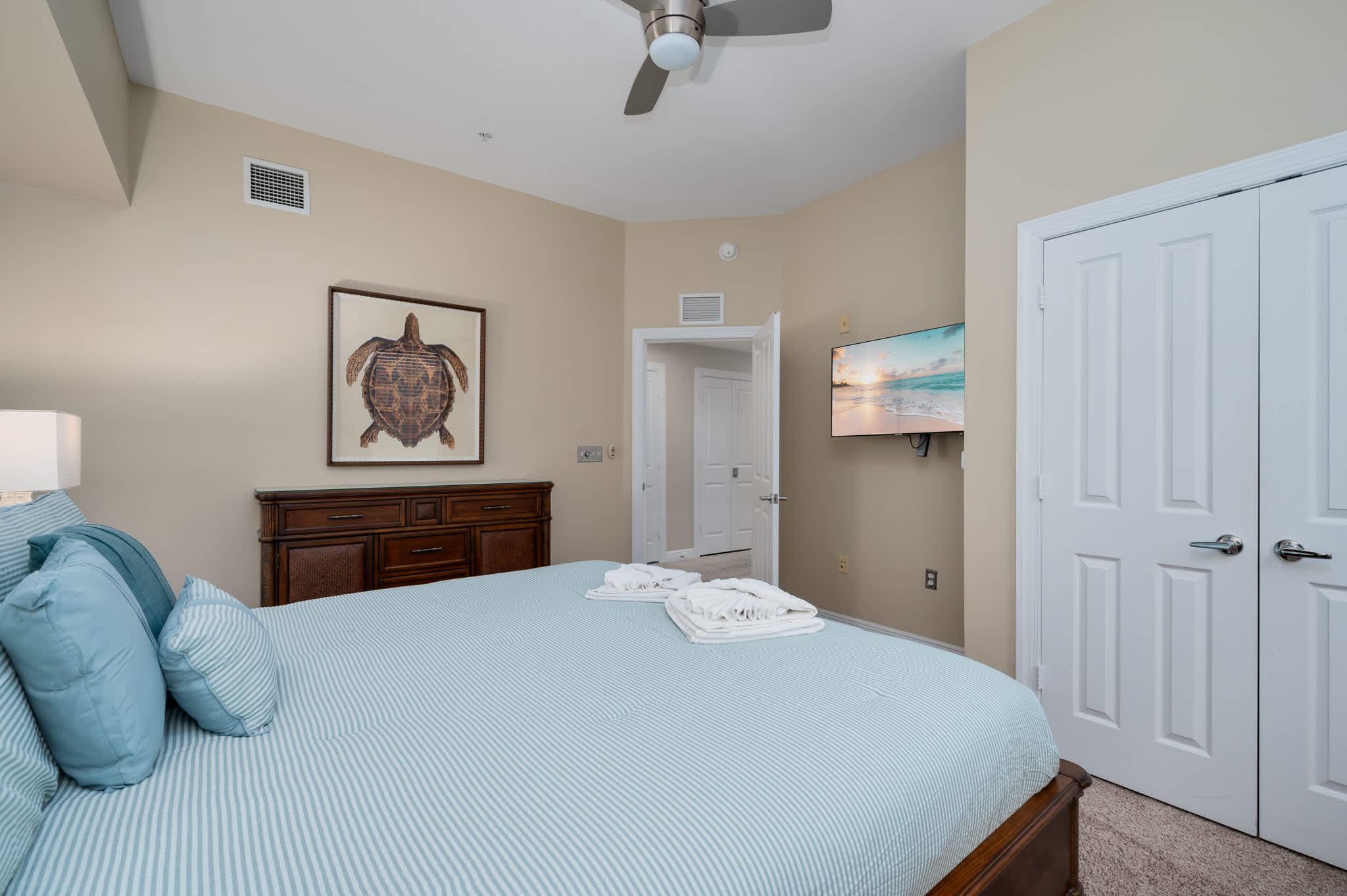 Luxury condo w/Reunion Golf Course view & balcony