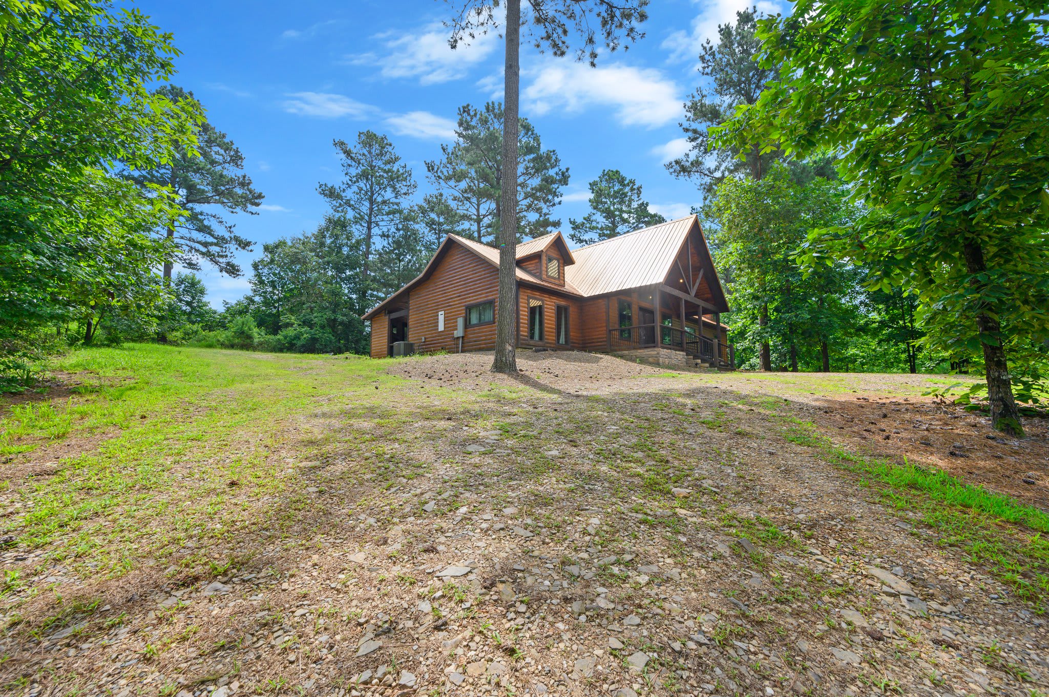 Majestic High – Hot Tub, Fire Pit & Family Fun 7