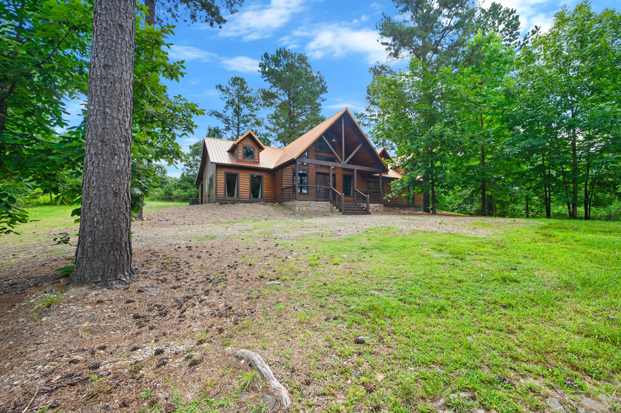 Majestic High – Hot Tub, Fire Pit & Family Fun 8